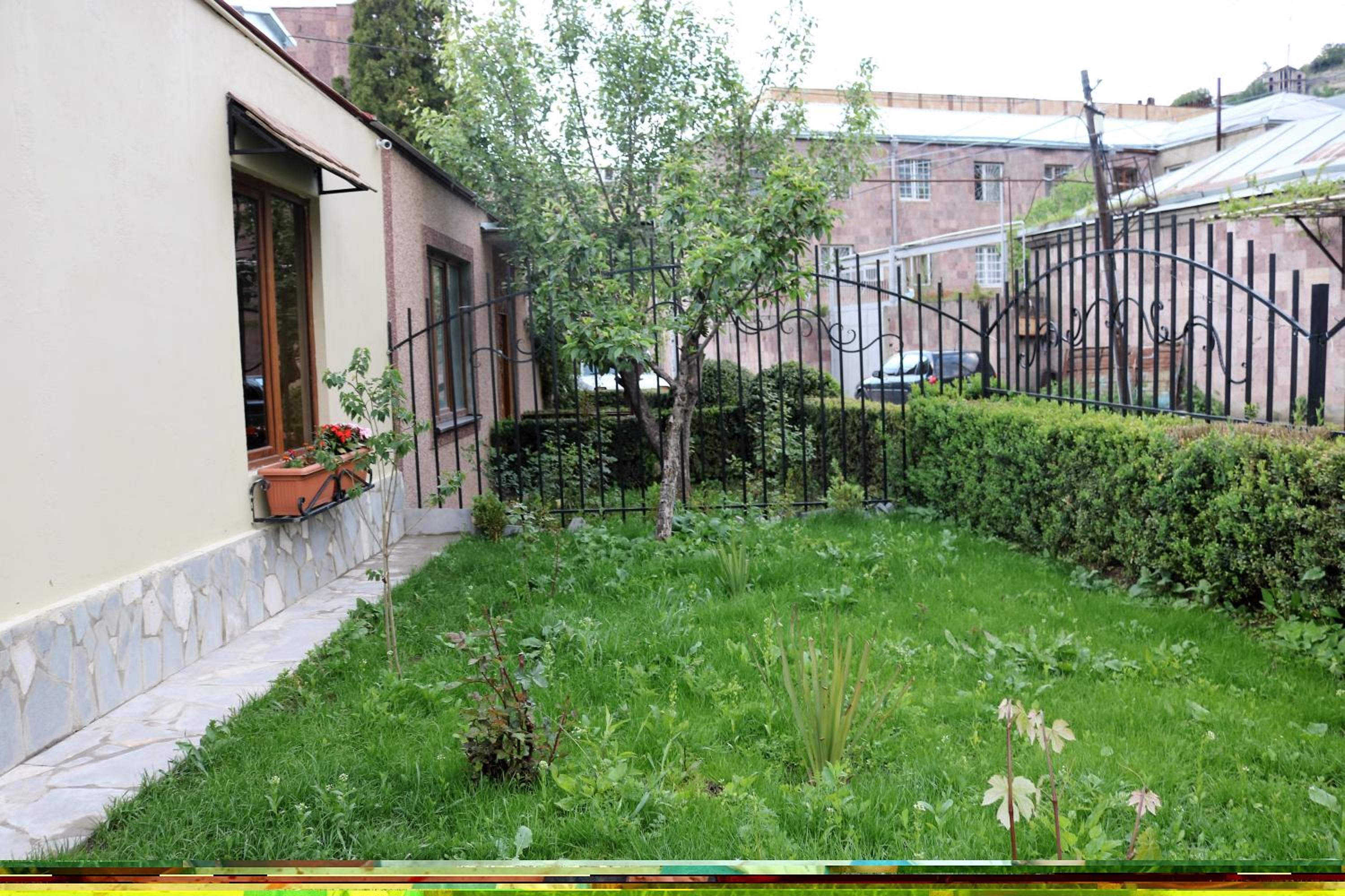 Modern Floor - Dilijan Garden House