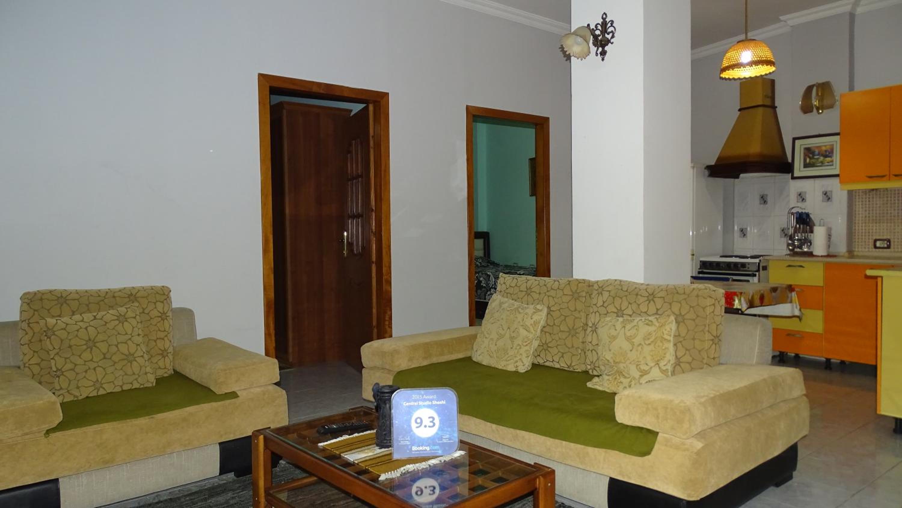 Central Apartments Shoshi