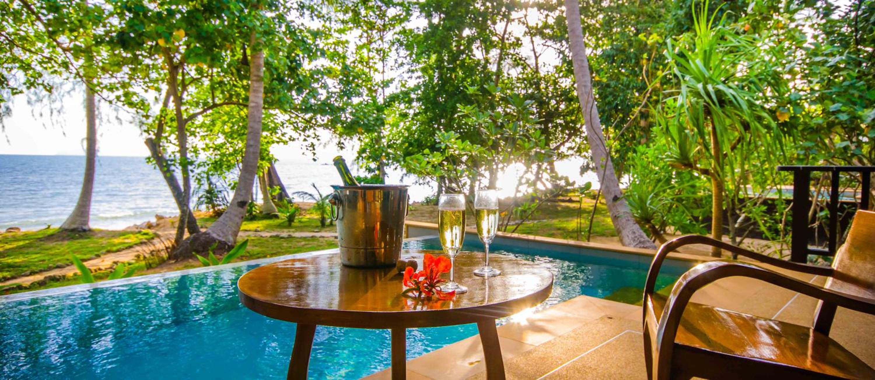 Koh Jum Beach Villas 