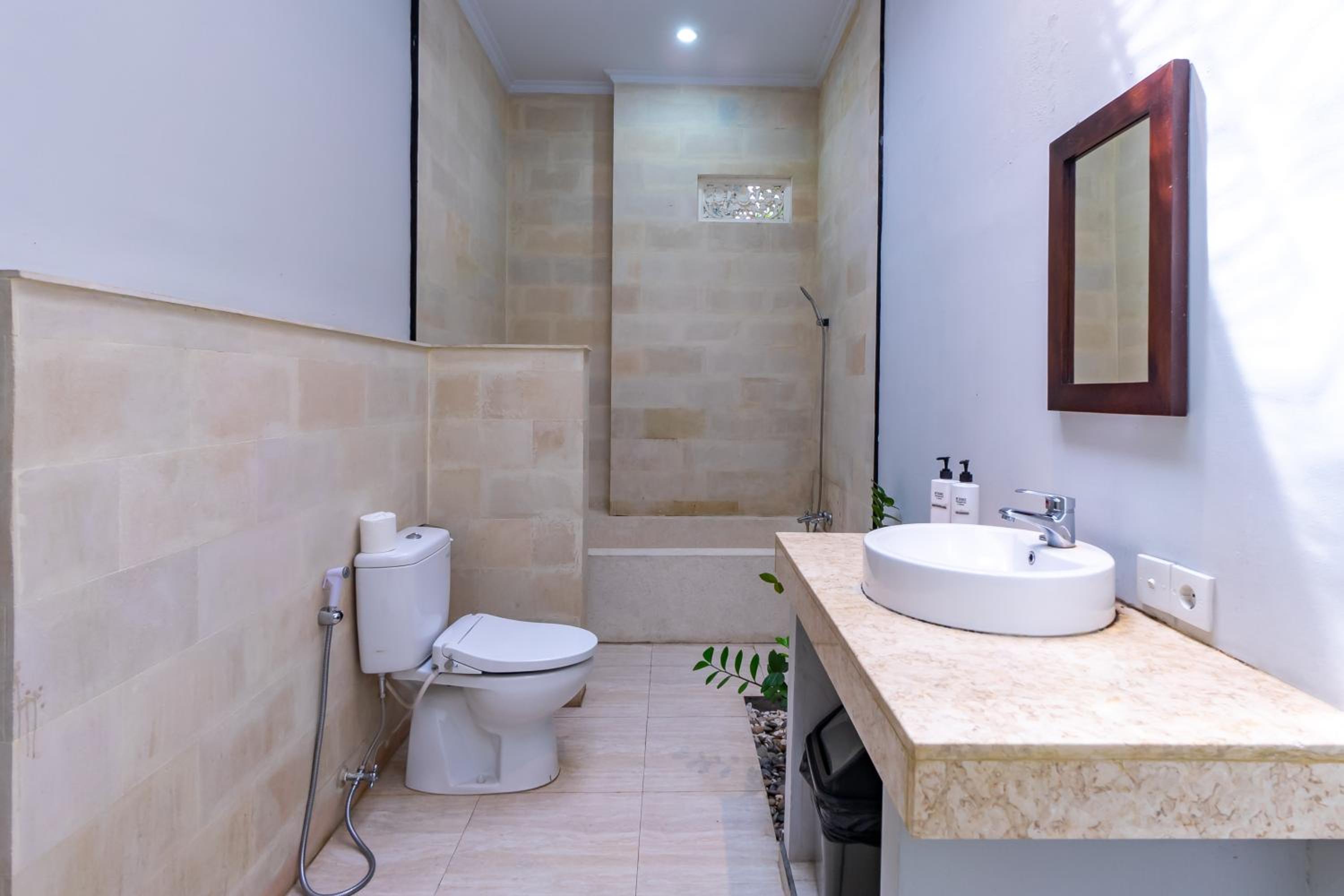 Gatra Ubud Inn