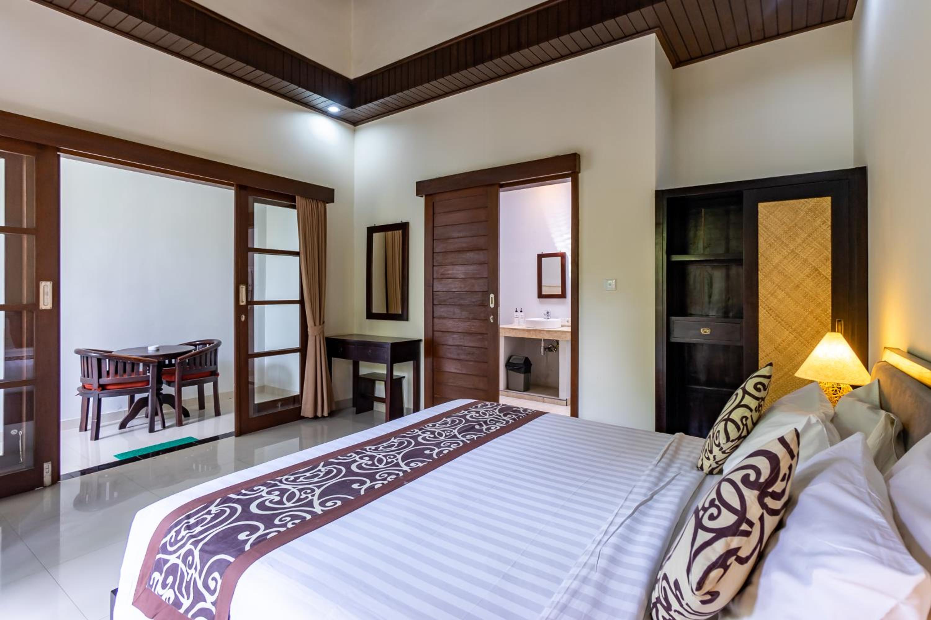 Gatra Ubud Inn