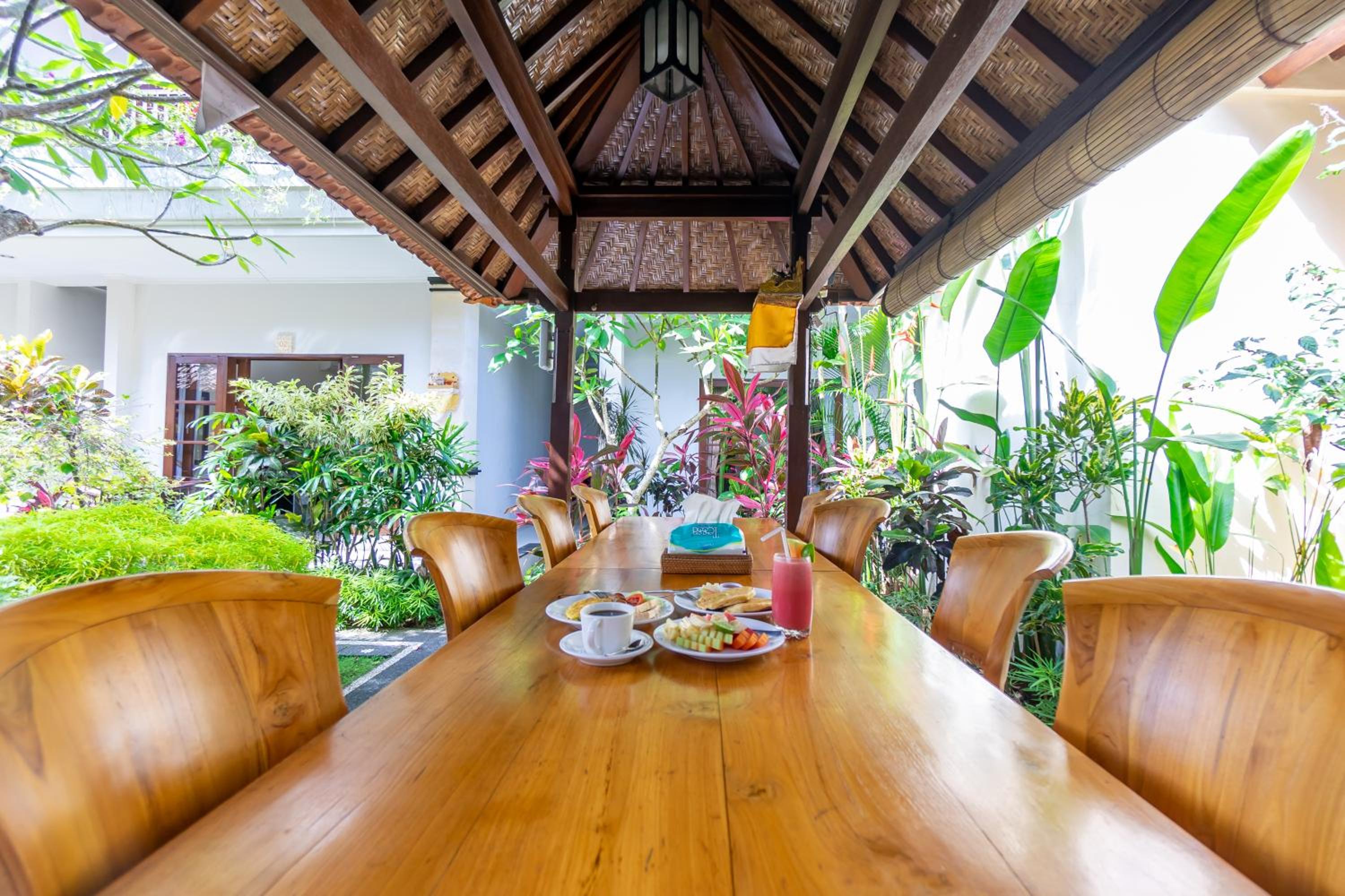 Gatra Ubud Inn