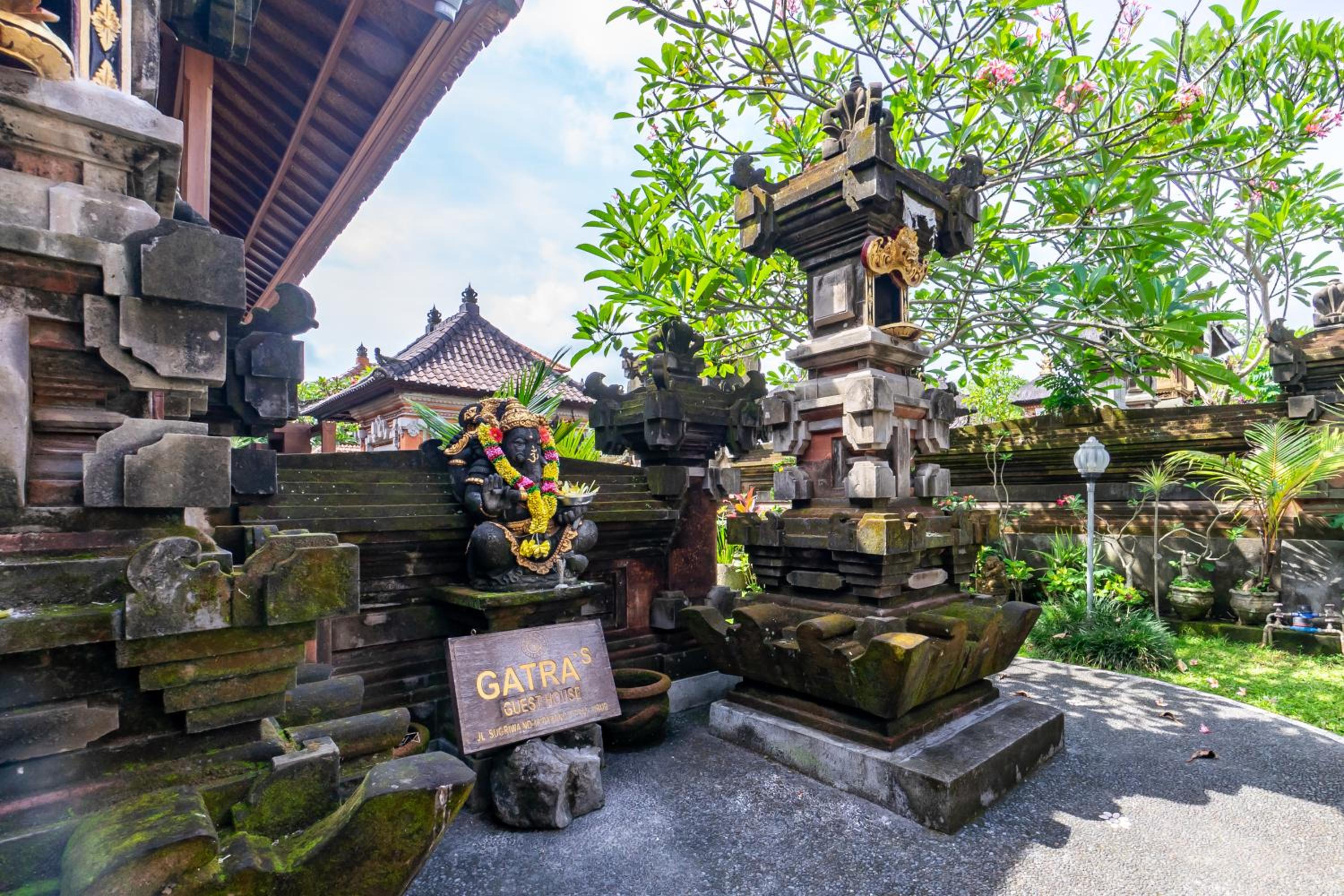 Gatra Ubud Inn