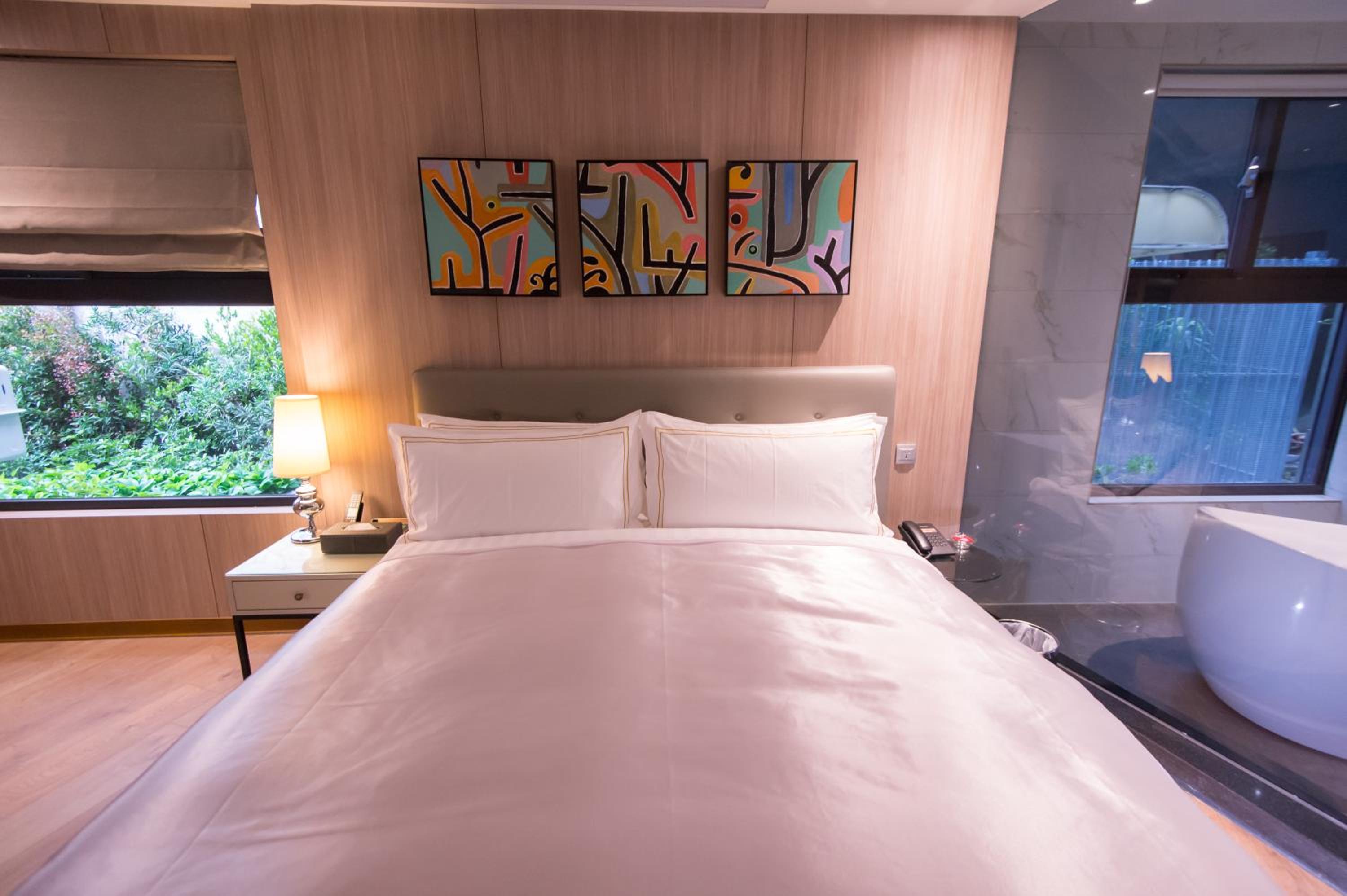 J Moon Villa Motel