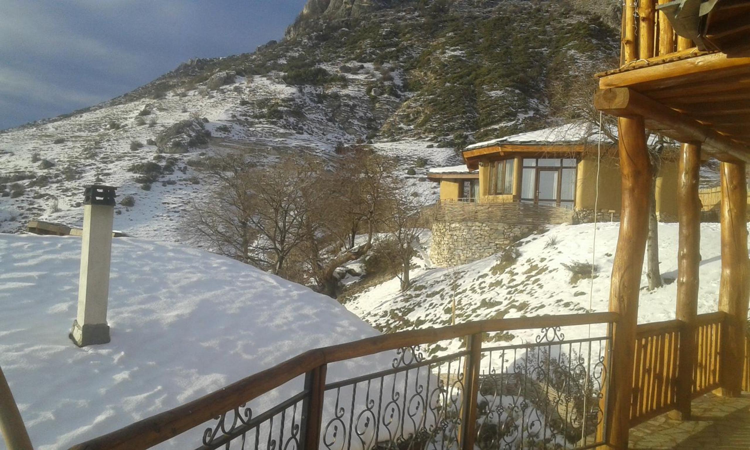 Eco Village Under the Cliffs