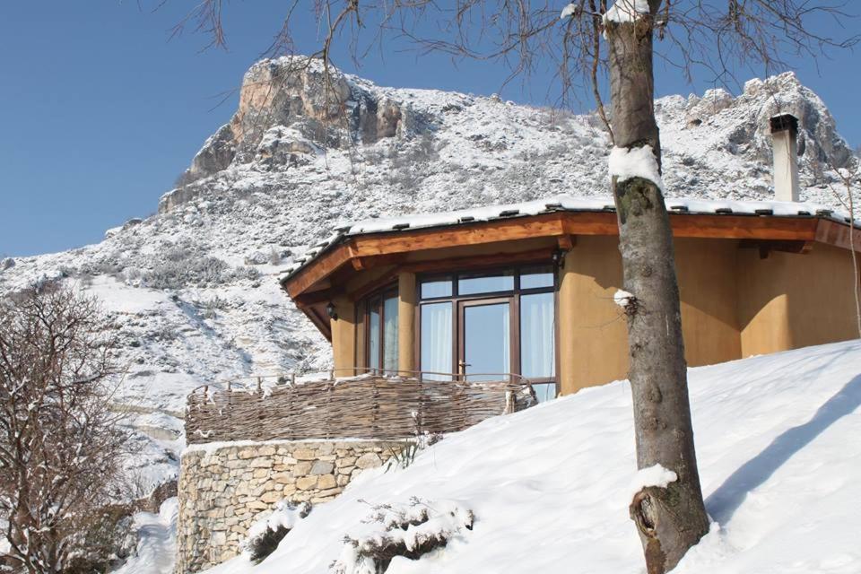 Eco Village Under the Cliffs