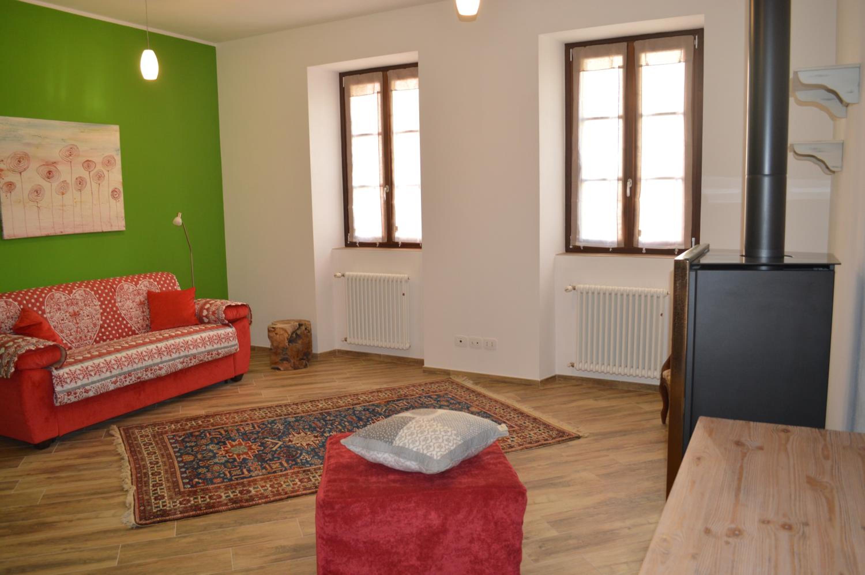 Parravicini Red Flower apartment view 5