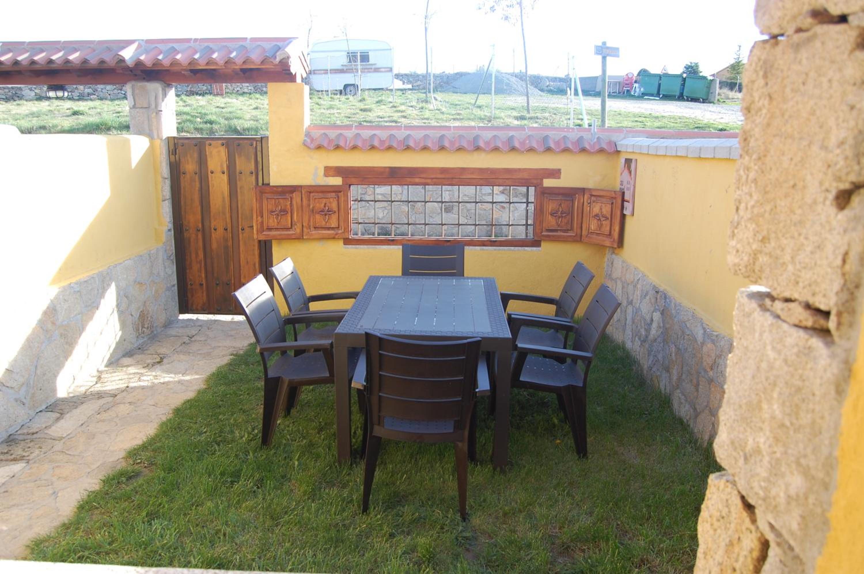 Gredos Casa Rural Los Treboles view 3