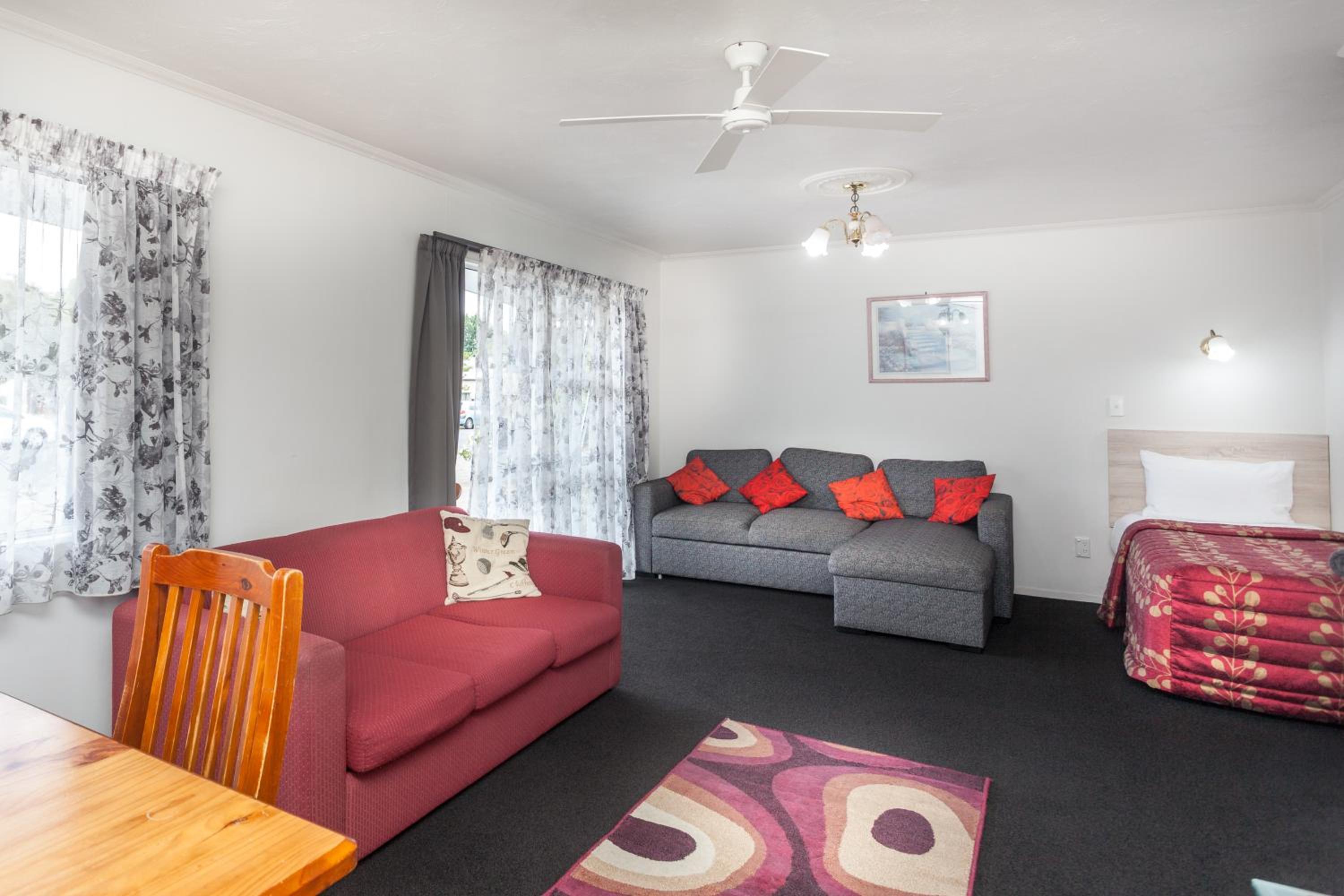 Rose Court Motel