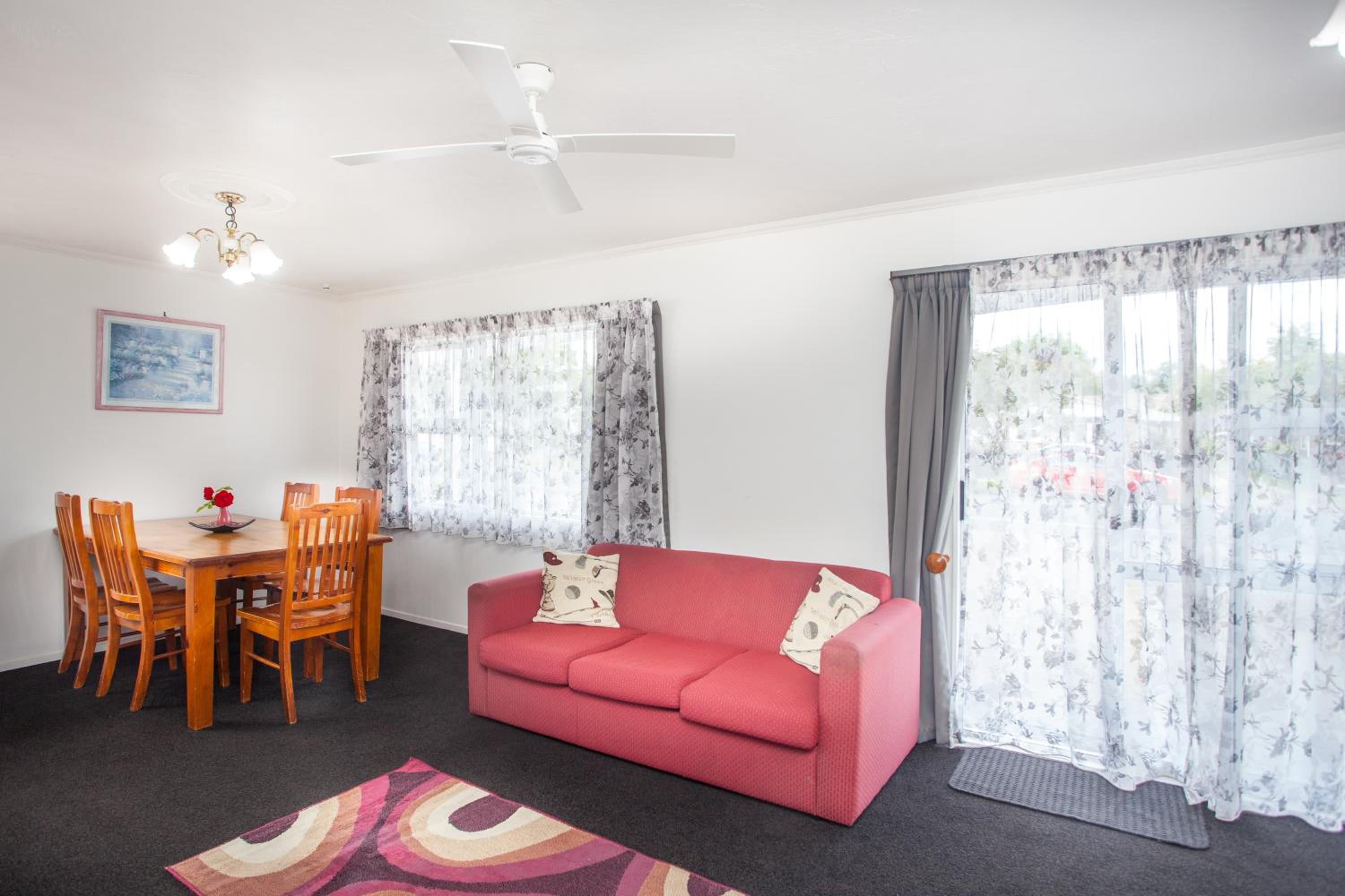 Rose Court Motel