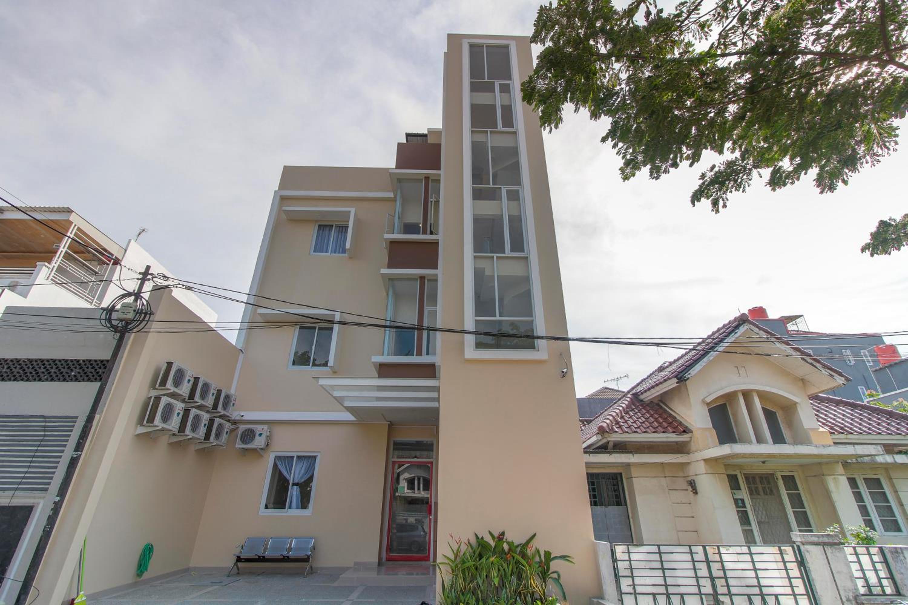 RedDoorz near Soekarno Hatta Airport in Tangerang, ID