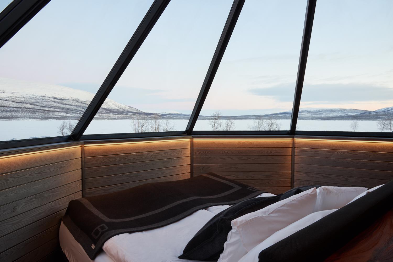Arctic Land Adventure Glass Igloos