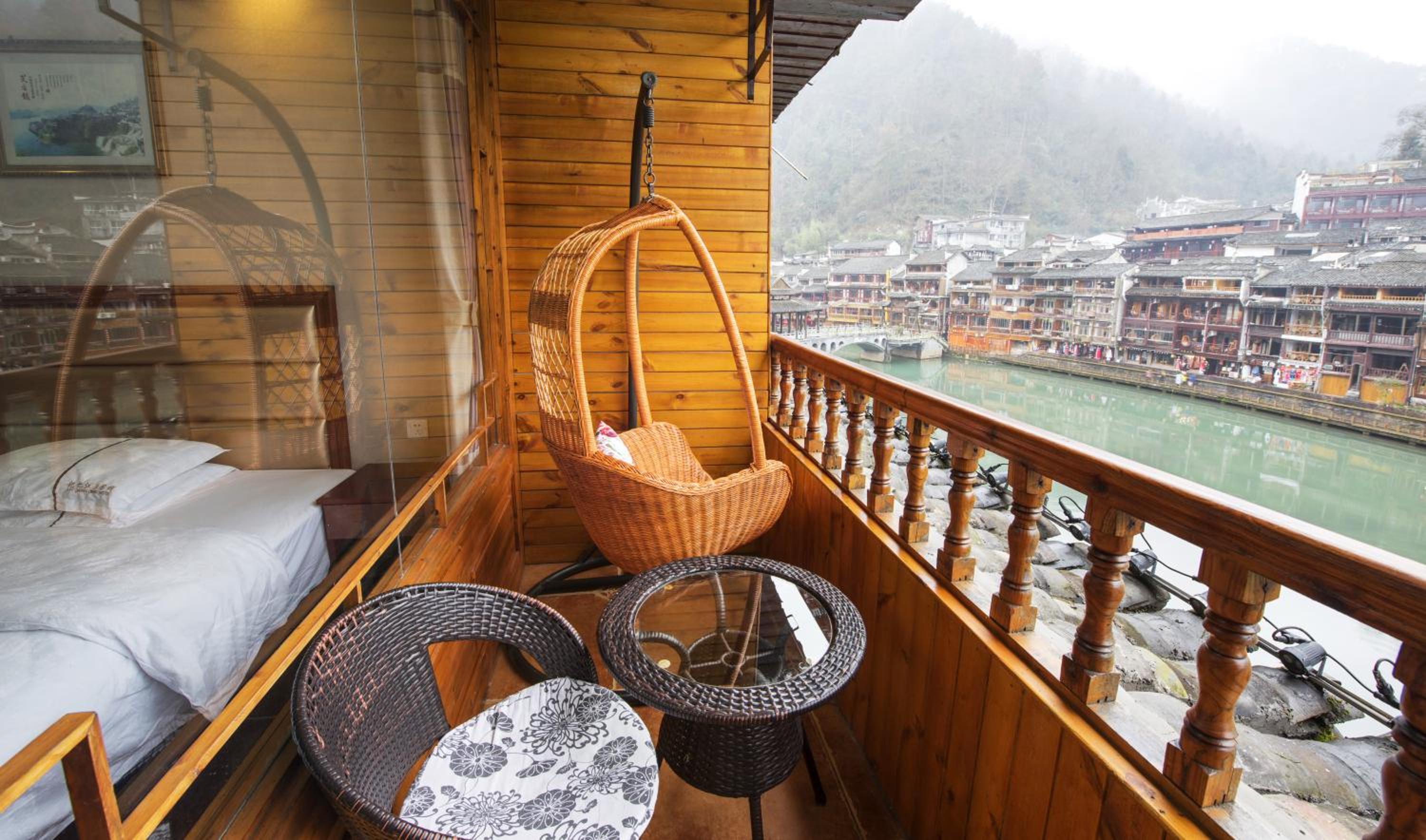Phoenix Fuyuan Villa Riverside Hotel