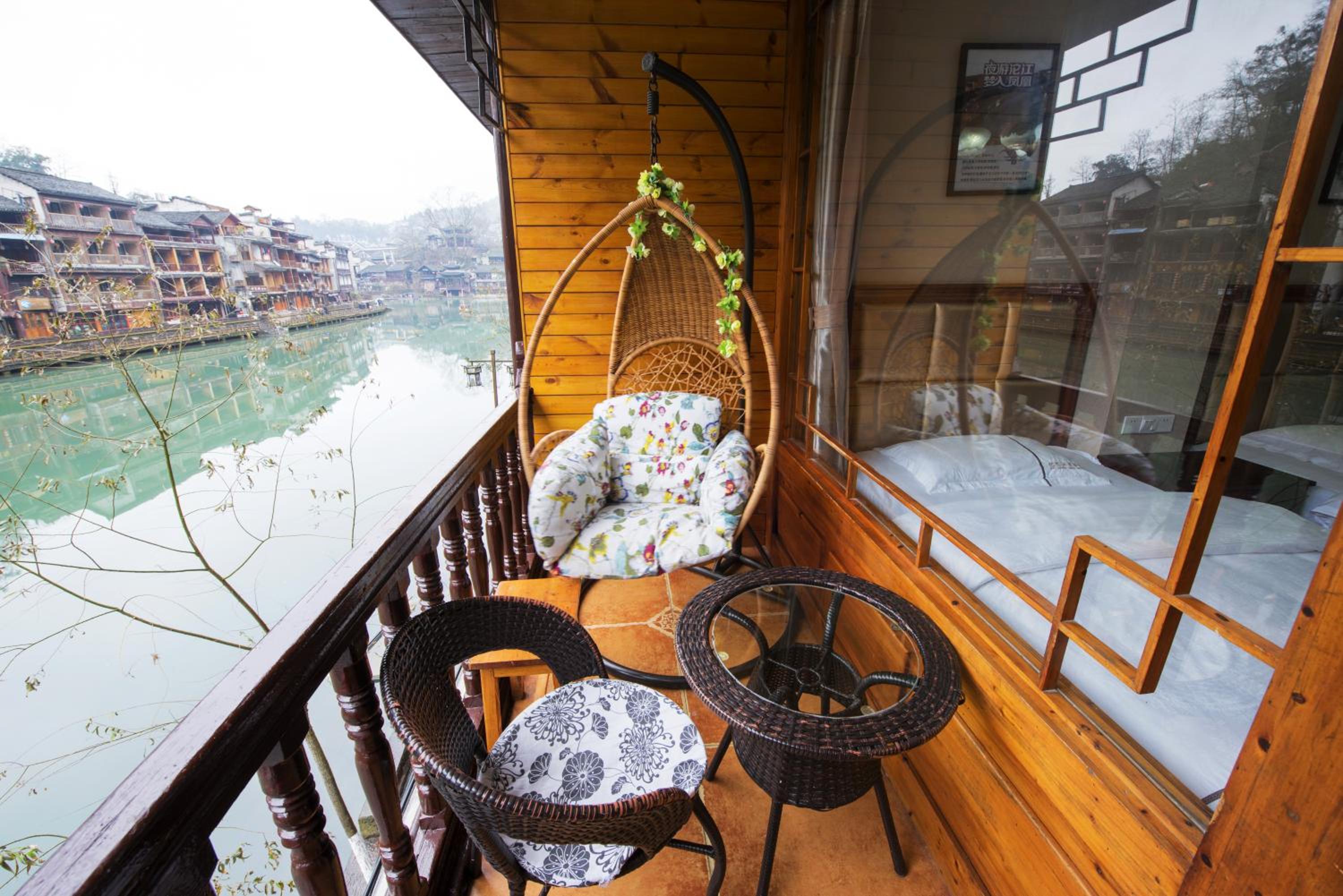 Phoenix Fuyuan Villa Riverside Hotel