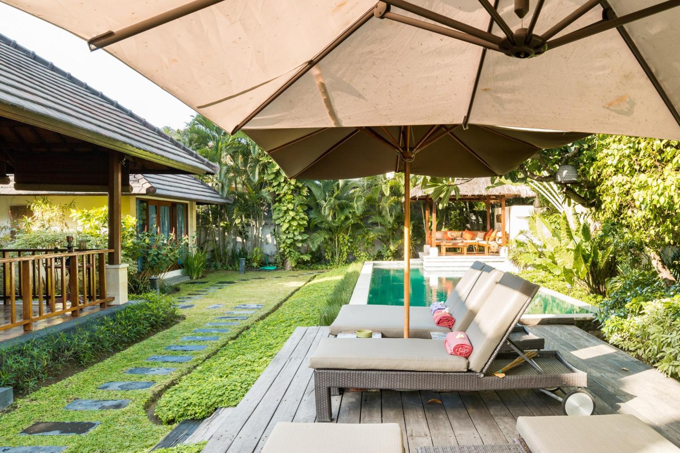 Spacious 4BR Private Estate w-Big Garden and Pool Central Seminyak
