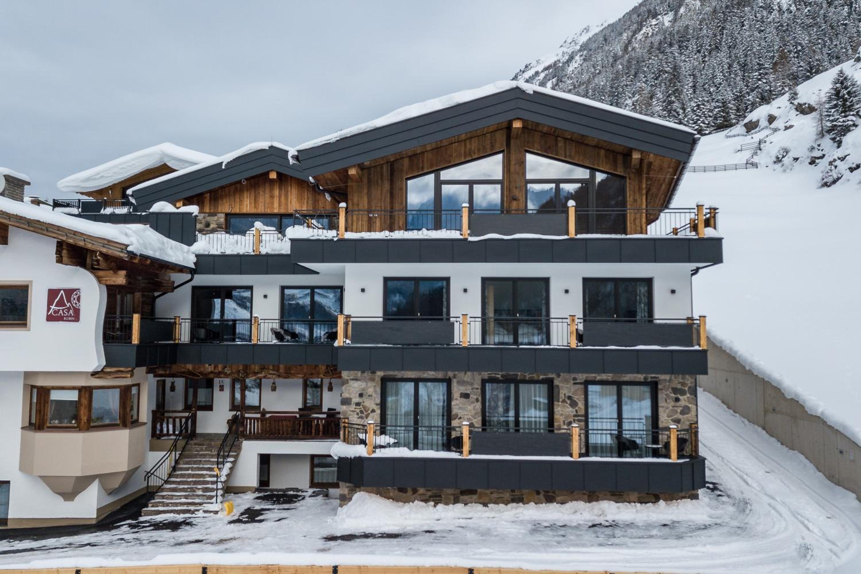 A CASA Rubin Chalet & Studio Resort