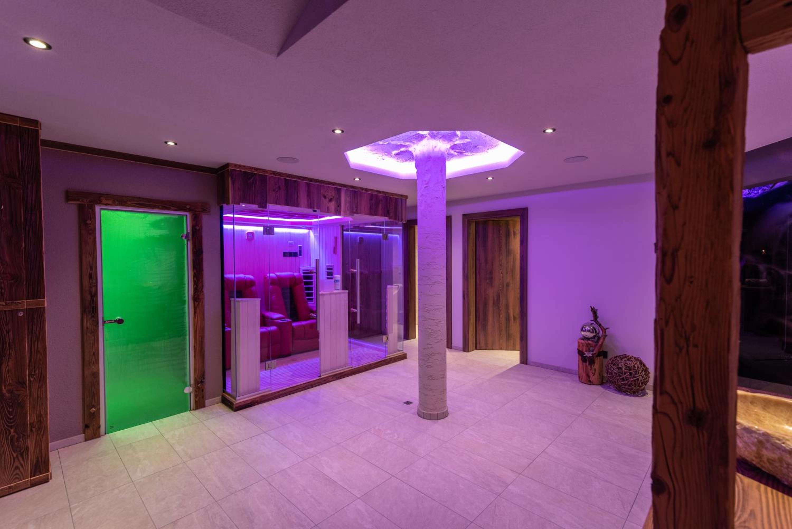 A CASA Rubin Chalet & Studio Resort