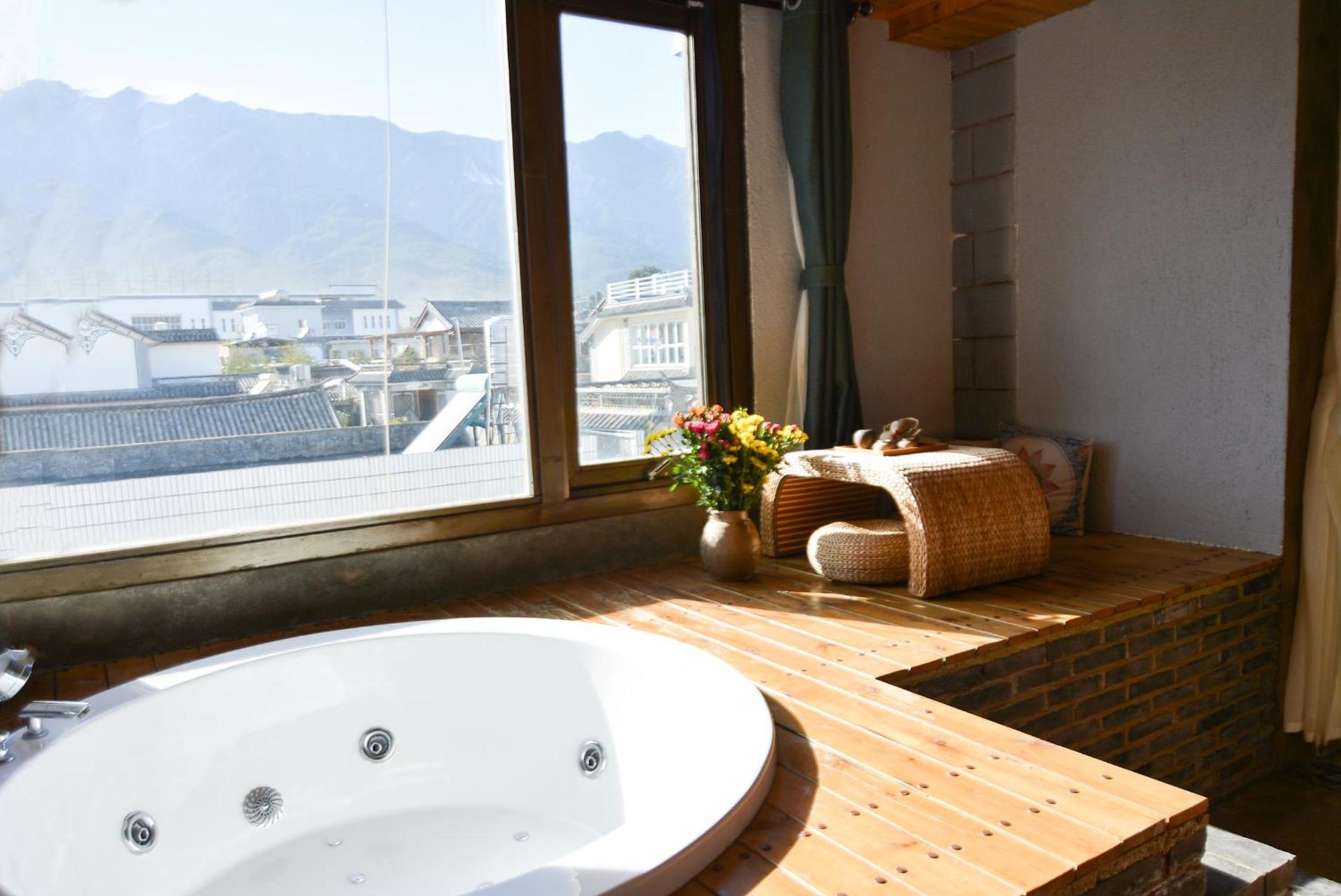 Dali Buxianshan Guesthouse-in Dali ancient city, free coffee, english speaking employee