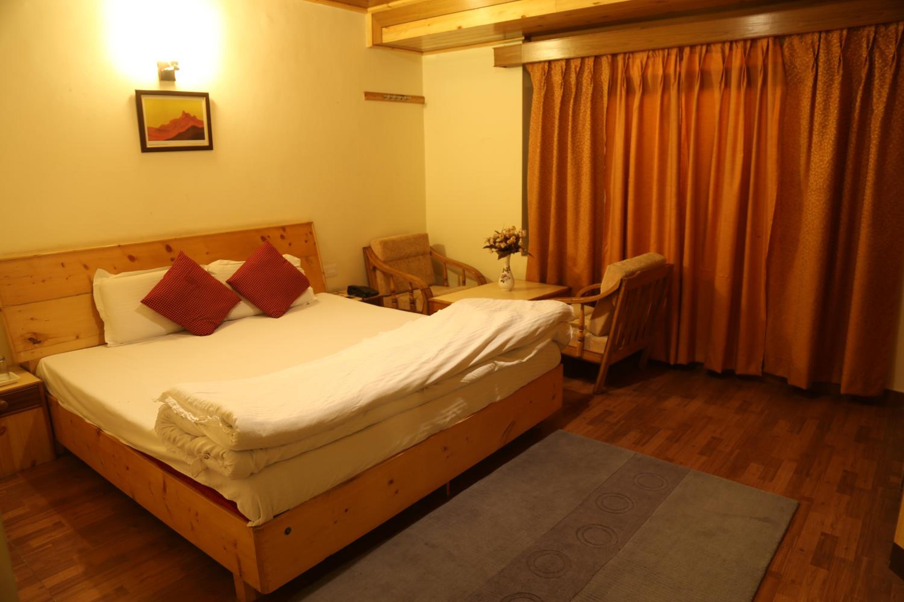 Hotel Mountain Trail Manali