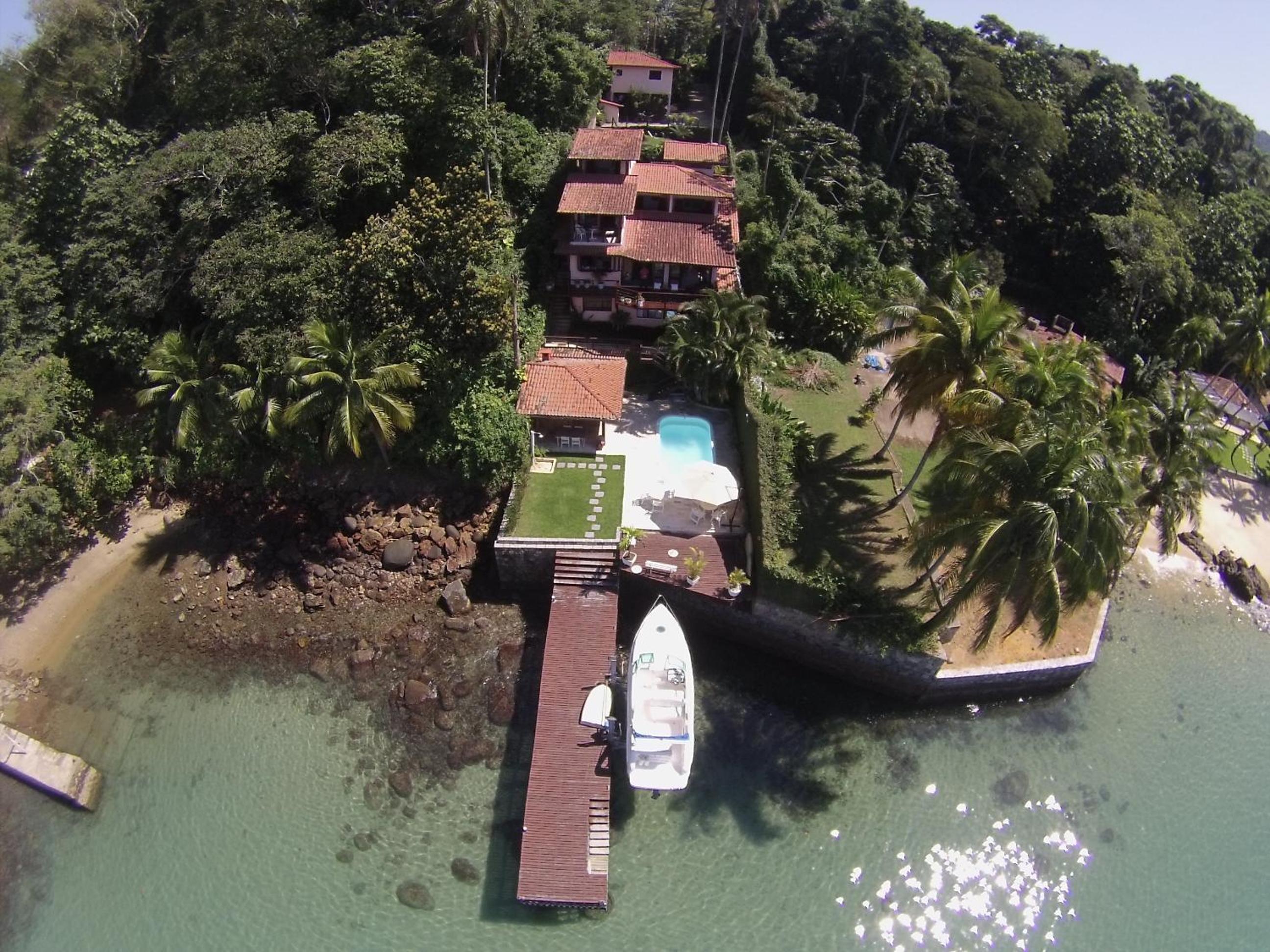 CASA MARAVILHOSA à BEIRA MAR EM ANGRA DOS REIS