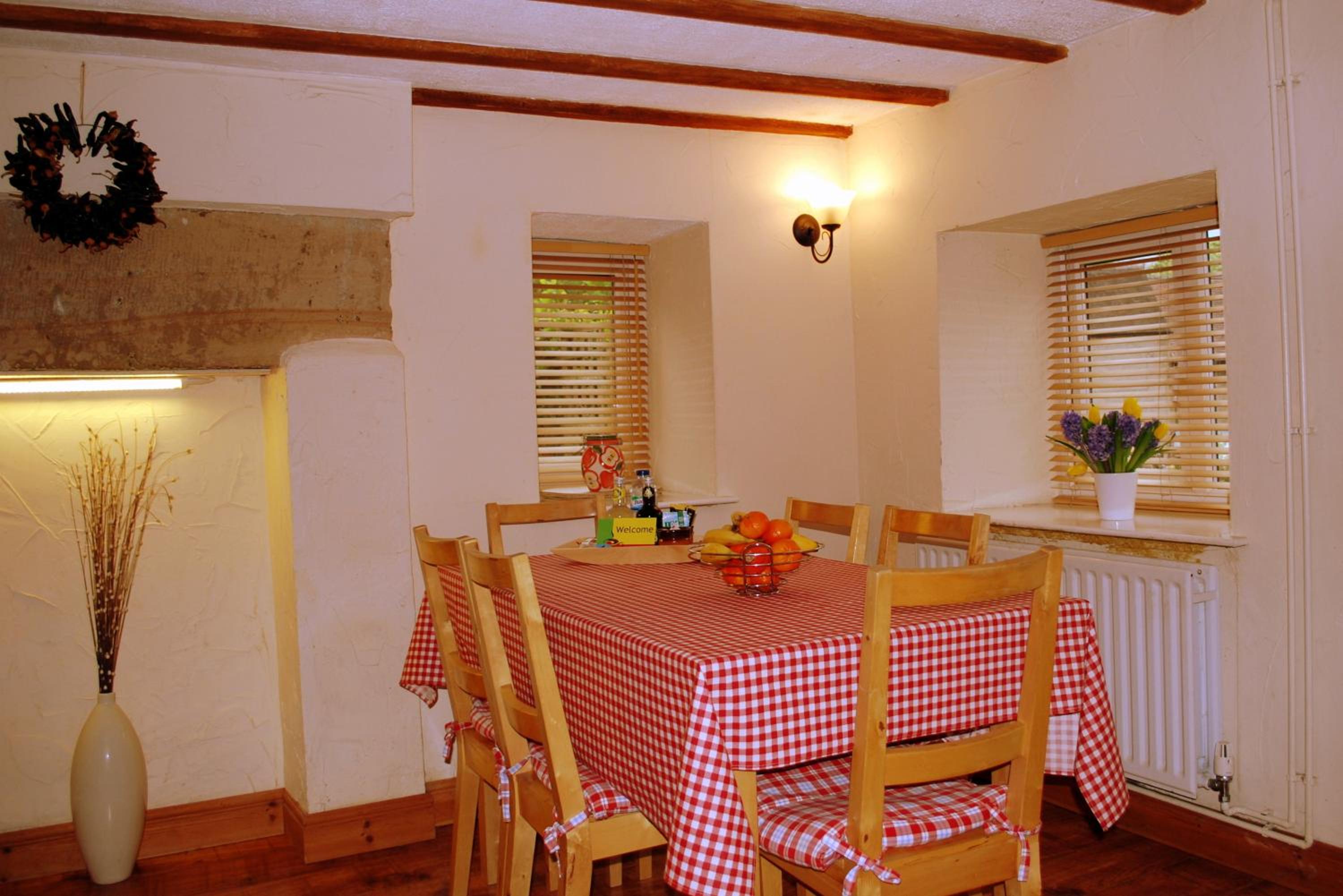 Hillocks Cottage, Kniveton view 5