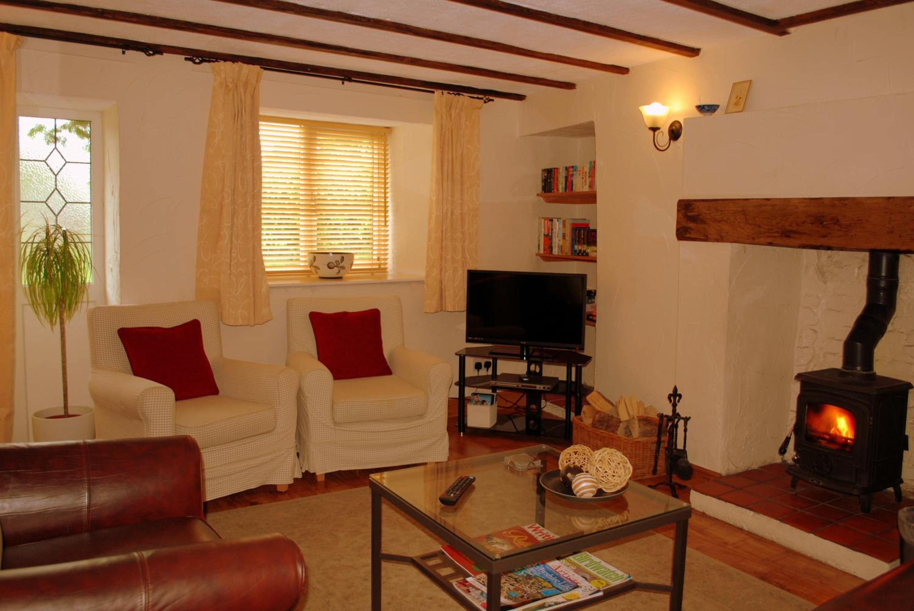 Hillocks Cottage, Kniveton view 2