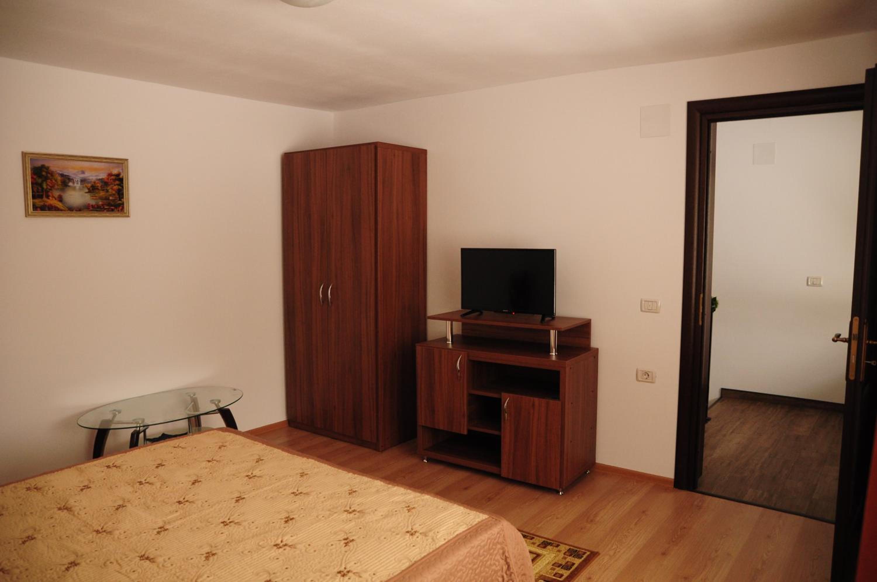 Casa din Livada view 2