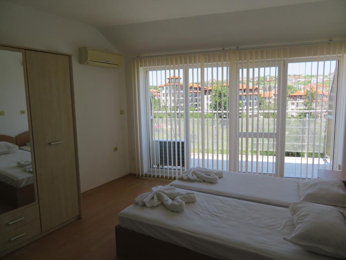 Photo 42