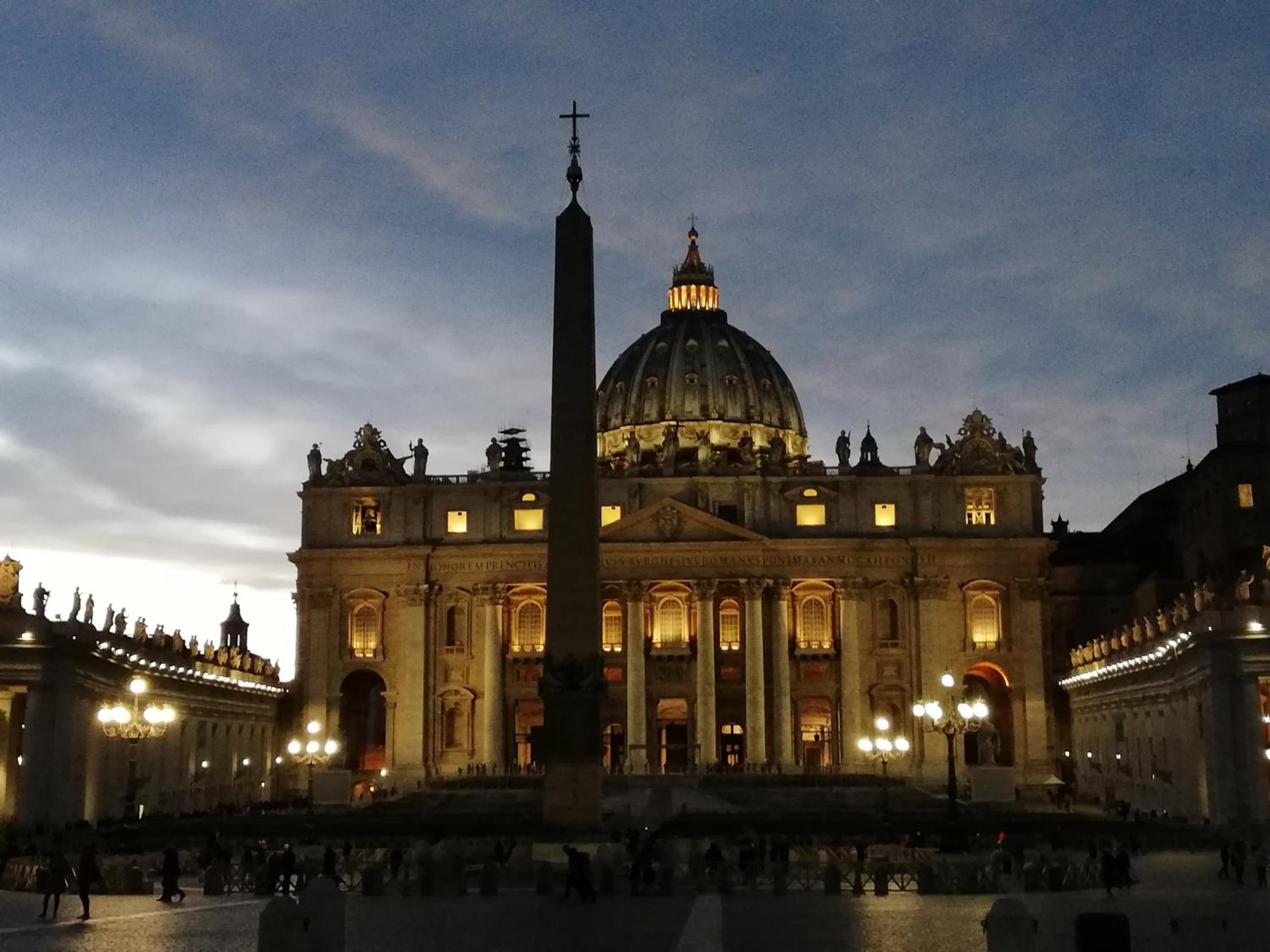Fotofever Apt, two bedrooms with air conditioned in elegant shopping area, close to Vatican City