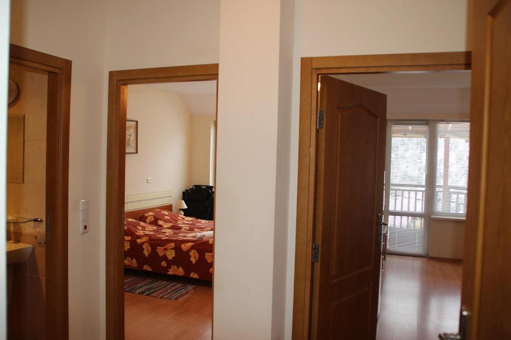 Photo 6