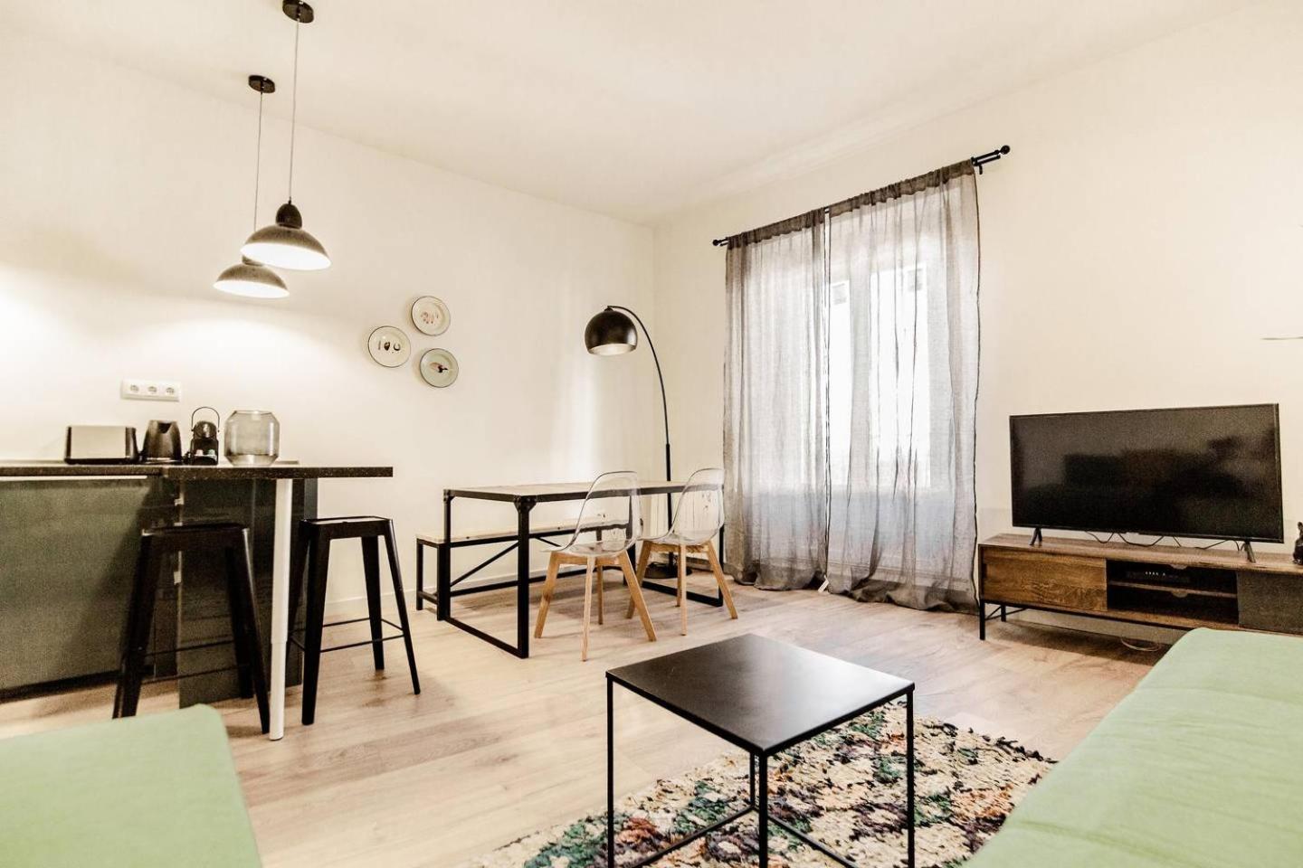STYLISH NEST 1BD PLAZA MAYOR - SOL view 2