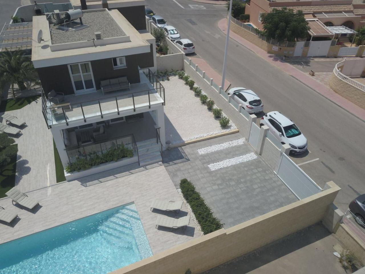 Villa Mondrian view 2