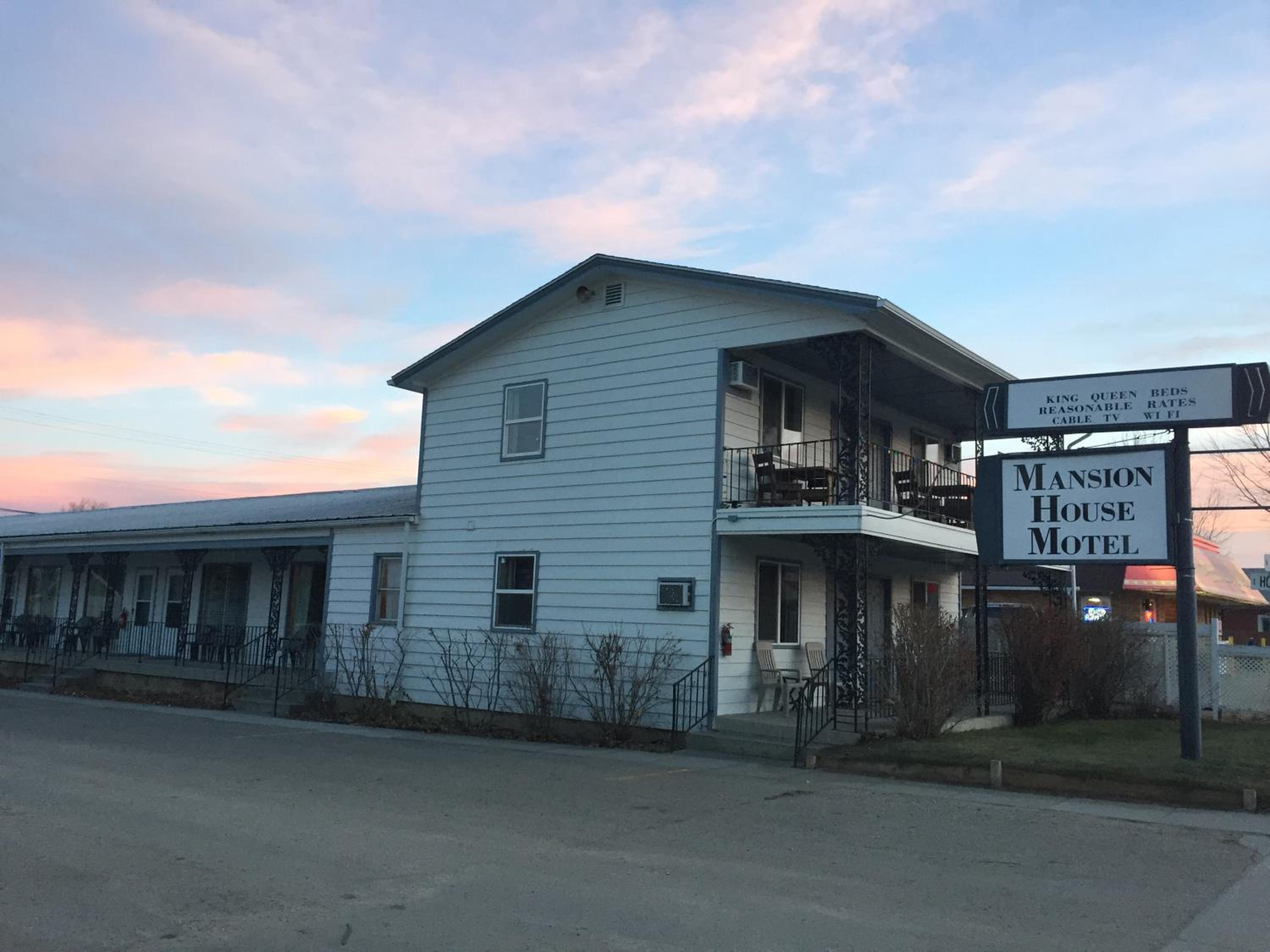 Buffalo Vacations - Mansion House Motel - Property Image 21