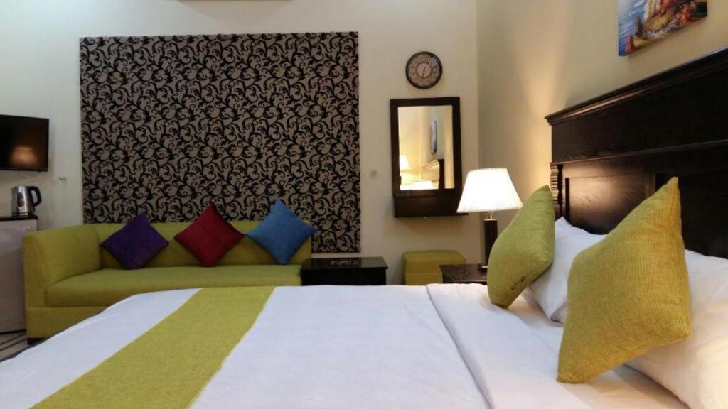 Islamabad Royal Inn view 2