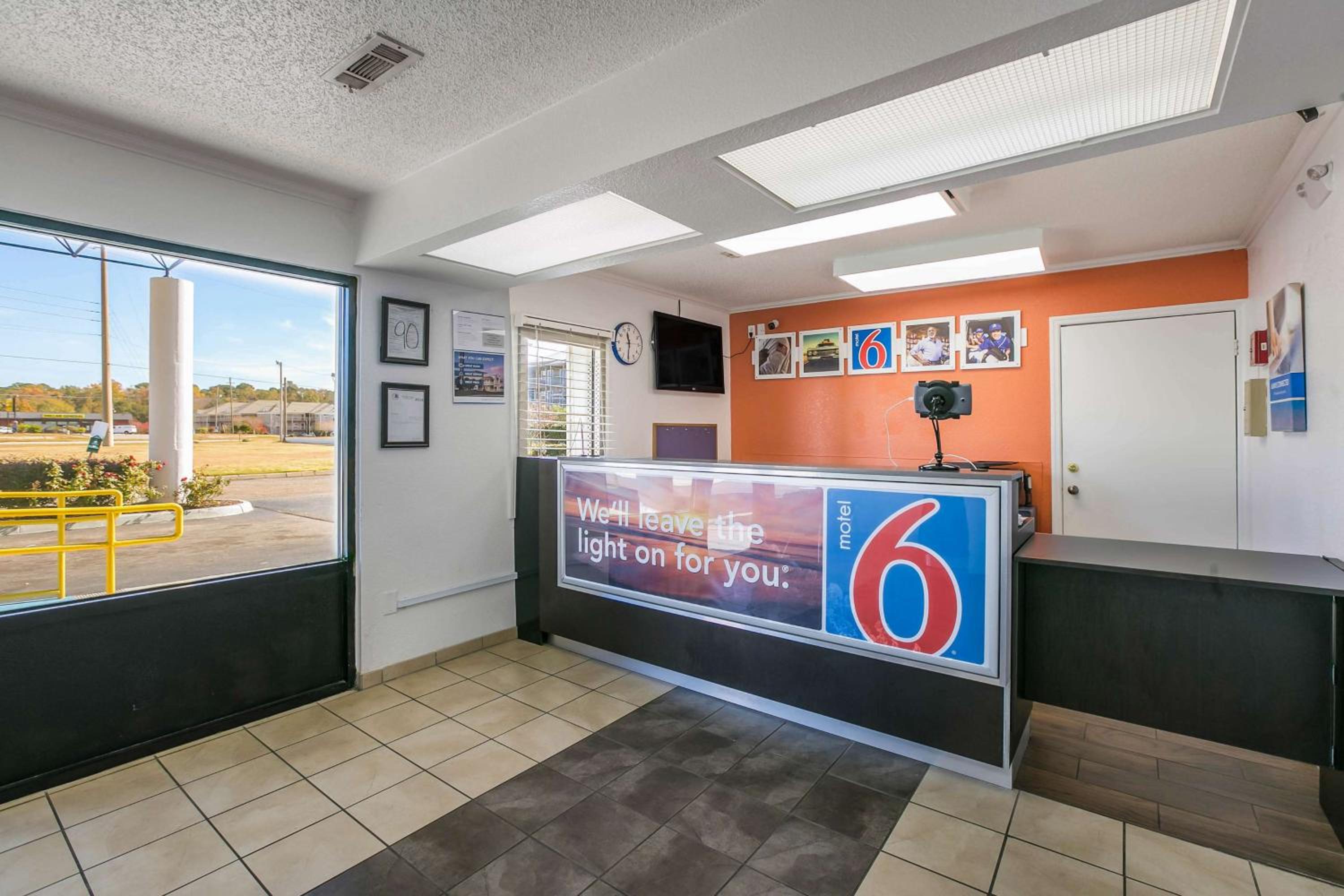 Motel 6-Dothan, AL