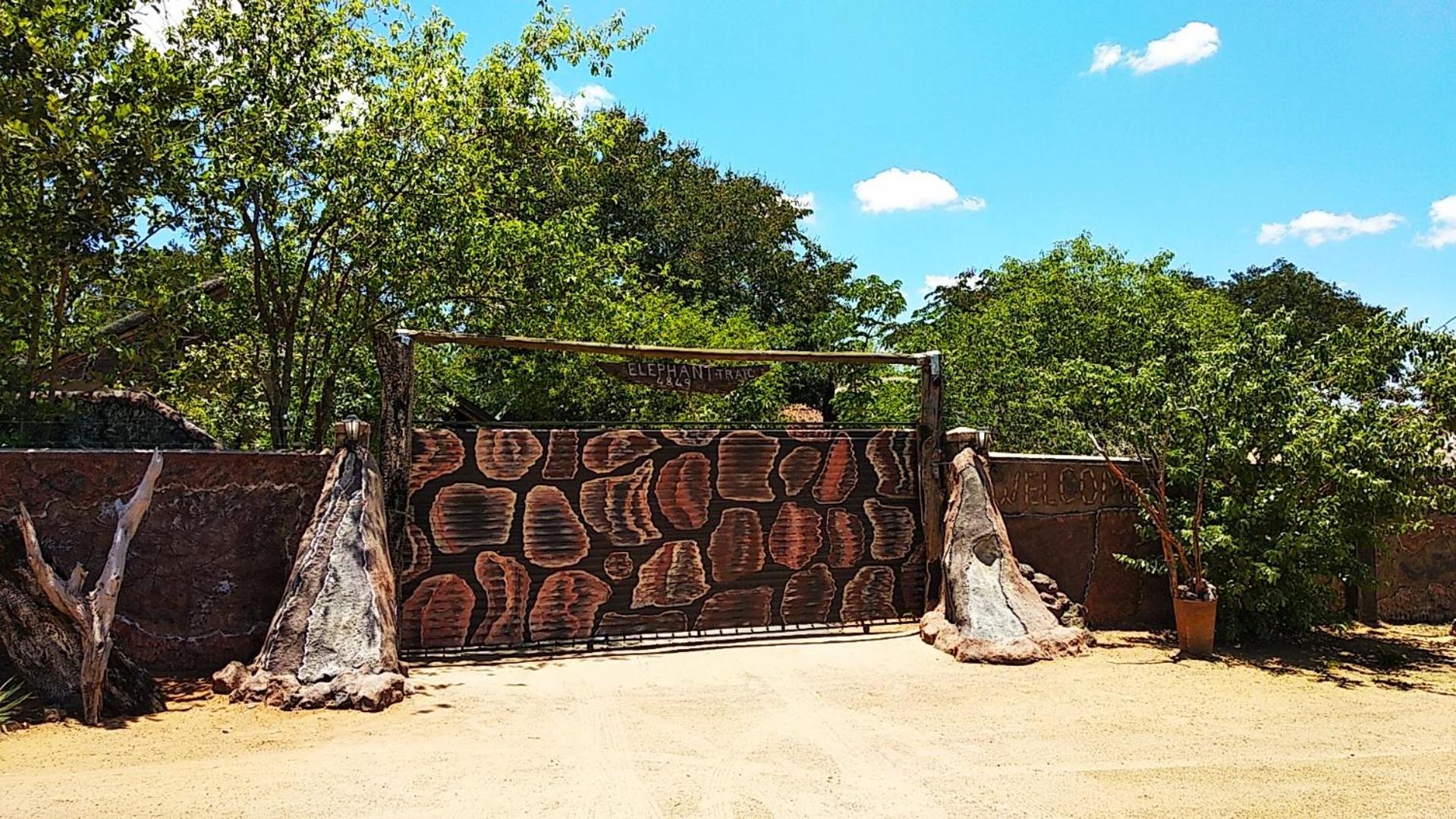 Elephant Trail Guesthouse and Backpackers