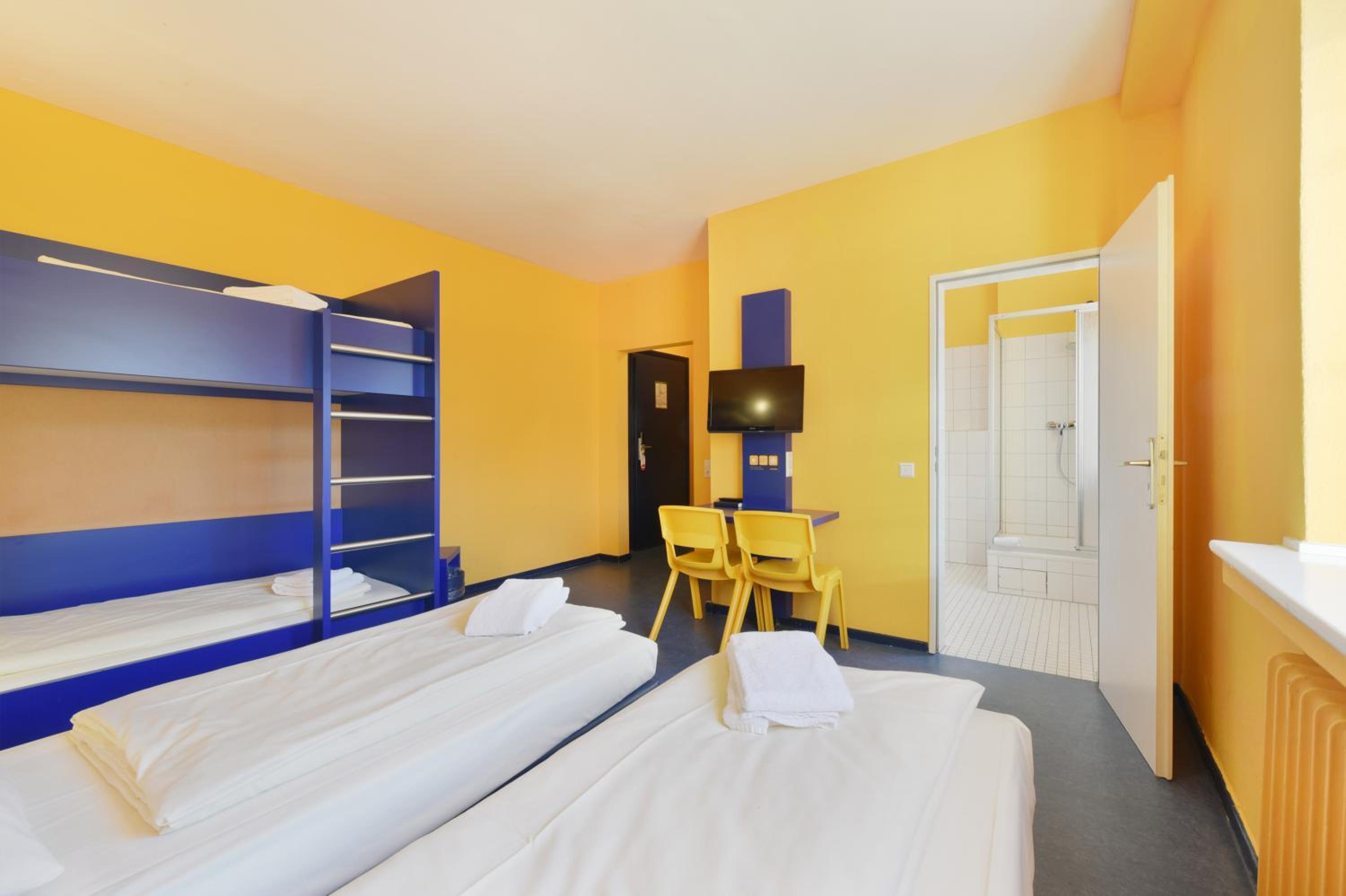 Hannover Vacations - Bed'nBudget Expo-Hostel Rooms - Property Image 4