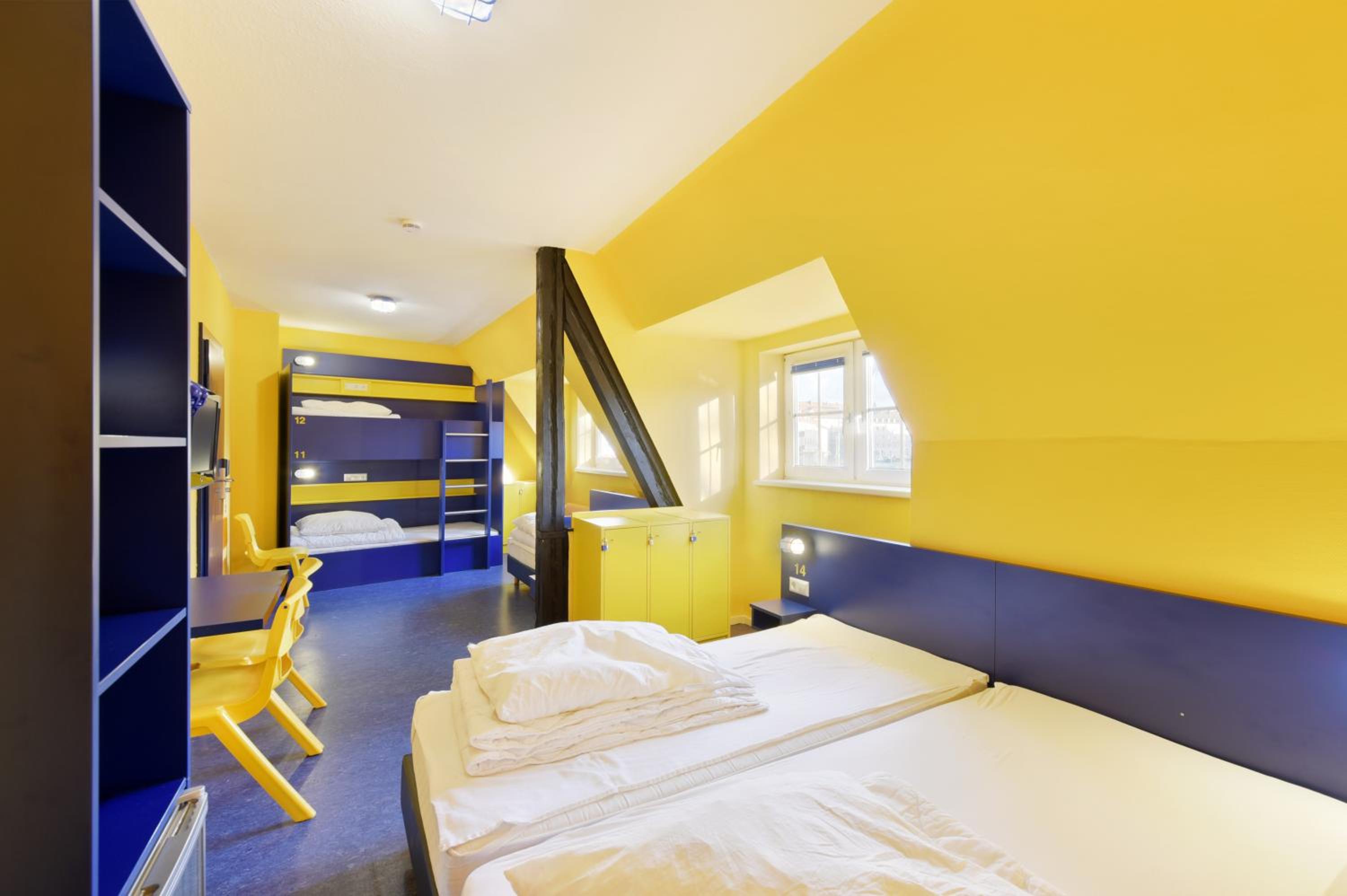 Bed’nBudget Expo-Hostel Dorms view 4