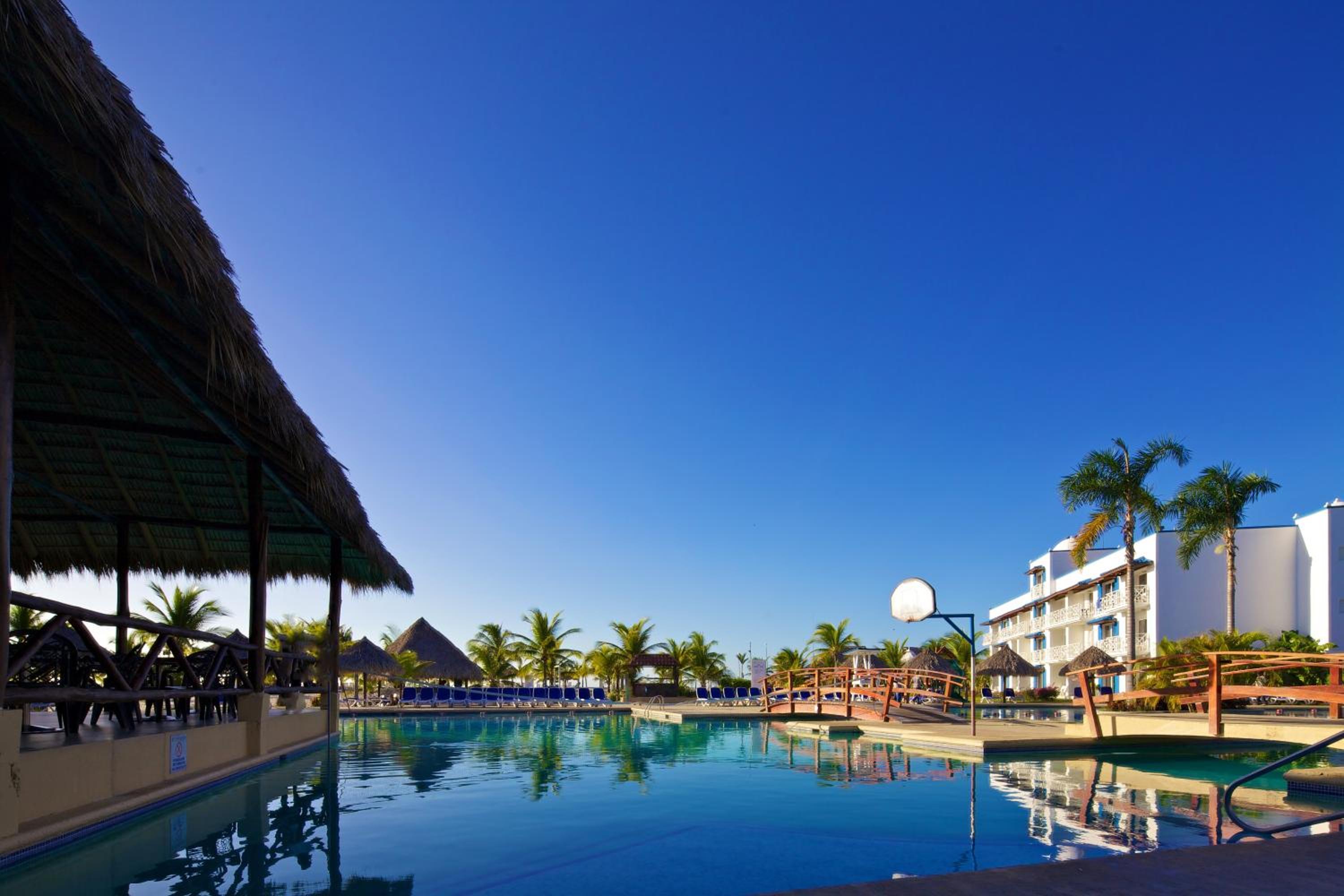 Playa Blanca Beach Resort - All Inclusive