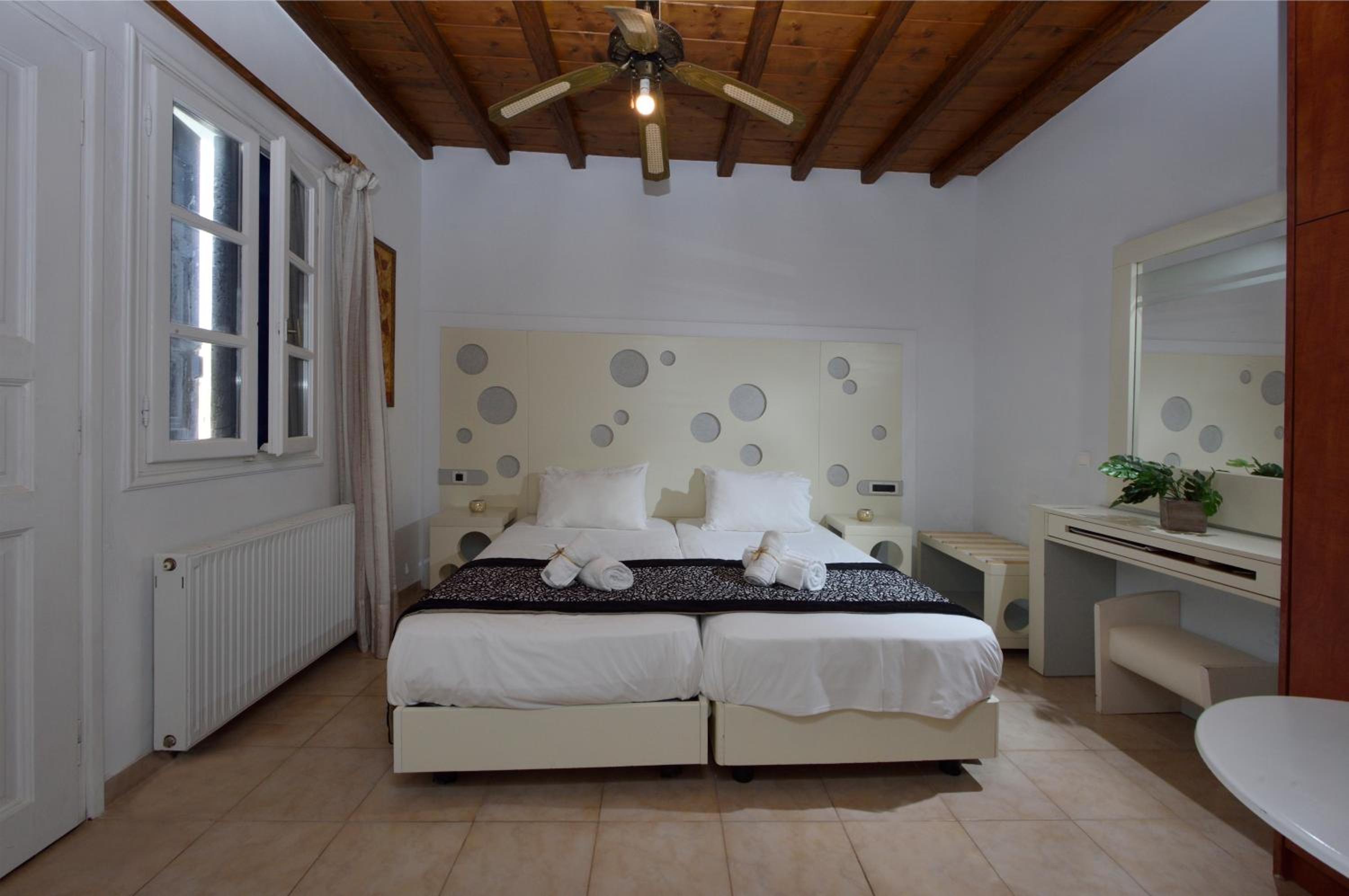 Adonis Rooms view 5