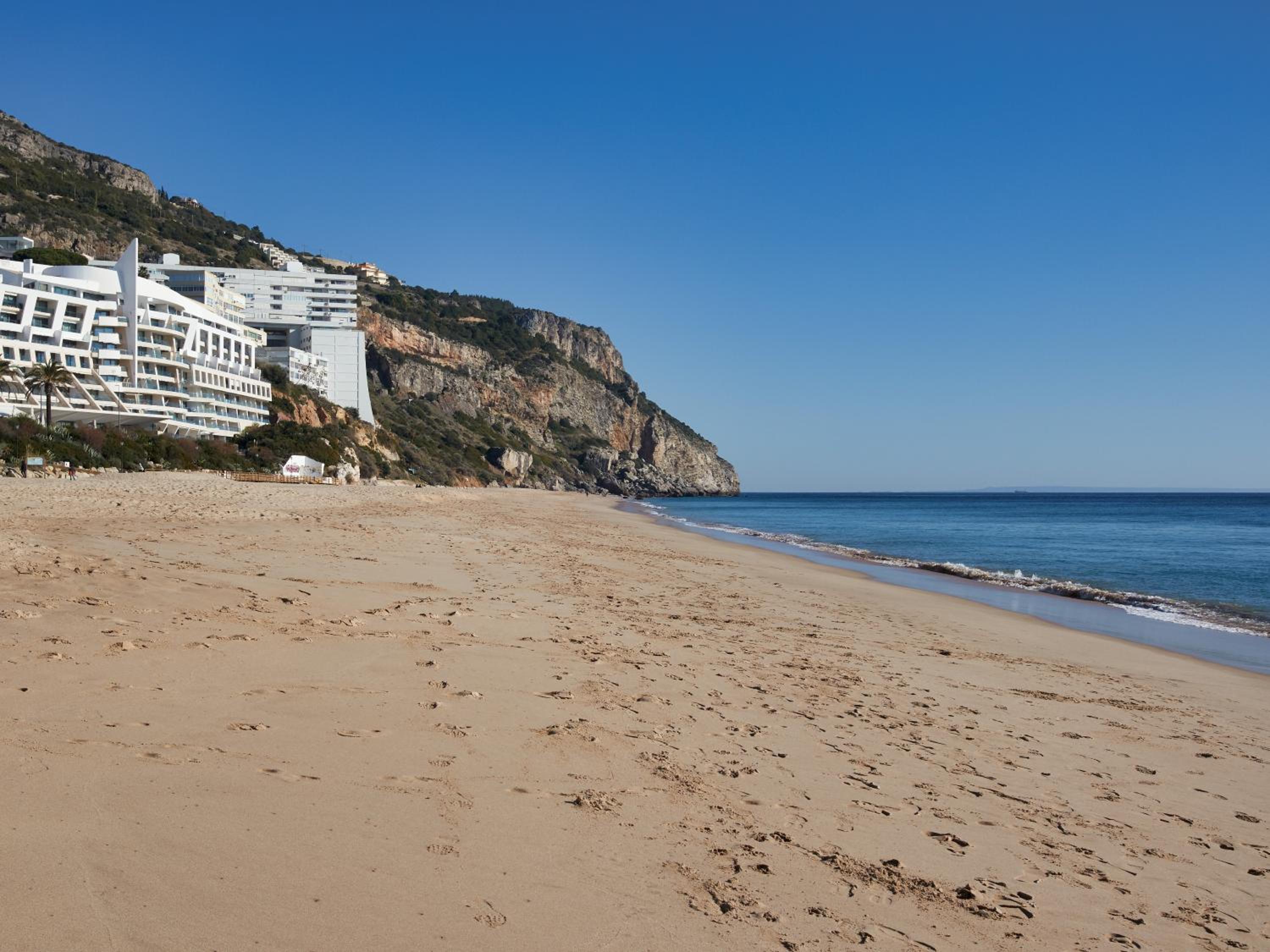 Sesimbra Beach Apartment view 3