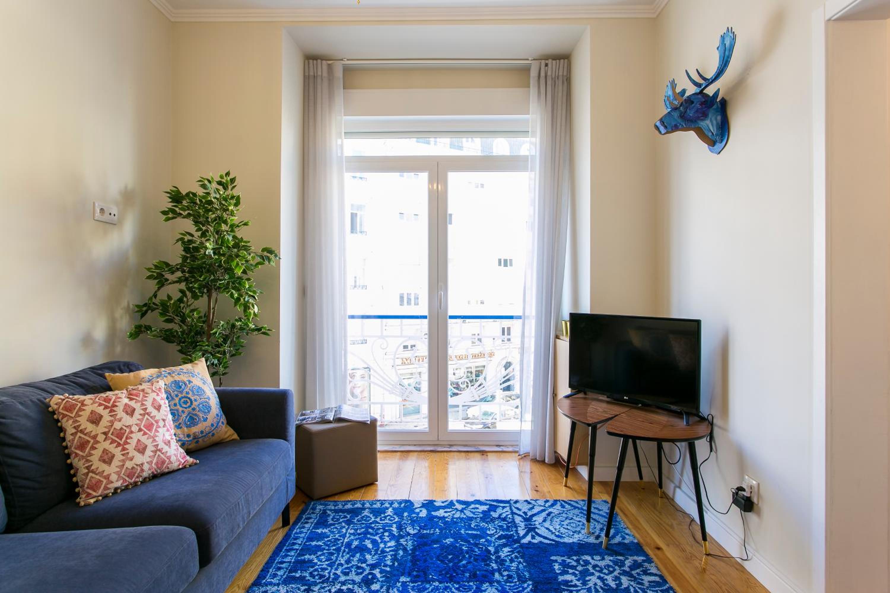 Art Deco 4 Bedrooms Flat in the City Center view 5
