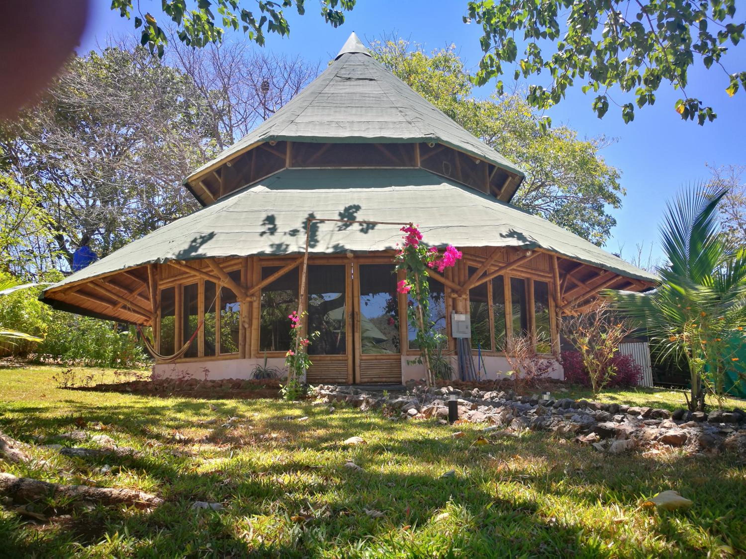 Eco-Lodge Deseo Bamboo