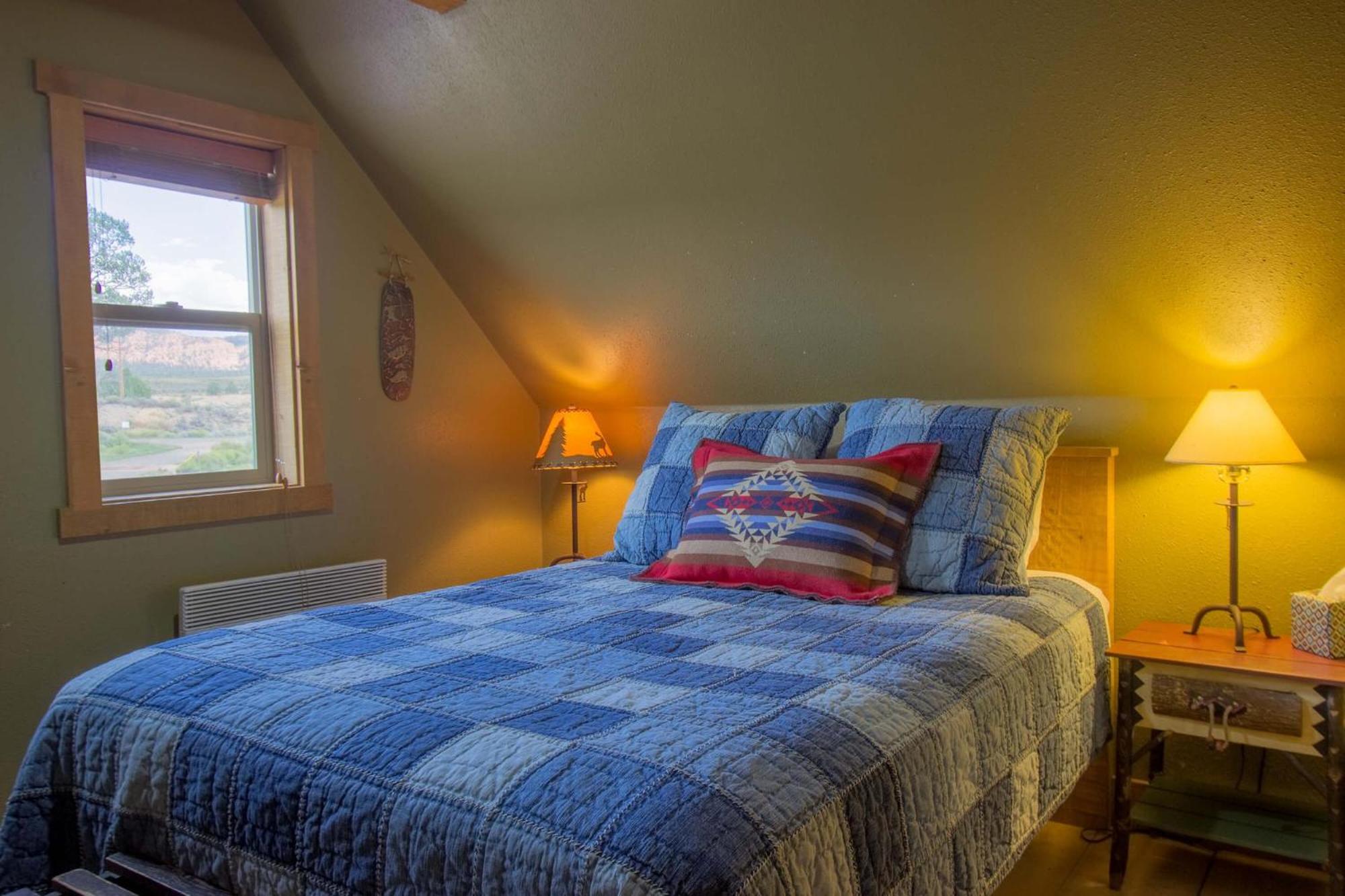 Beautiful 1 BR "Barn" Cabin - Perfect for Small Families view 3