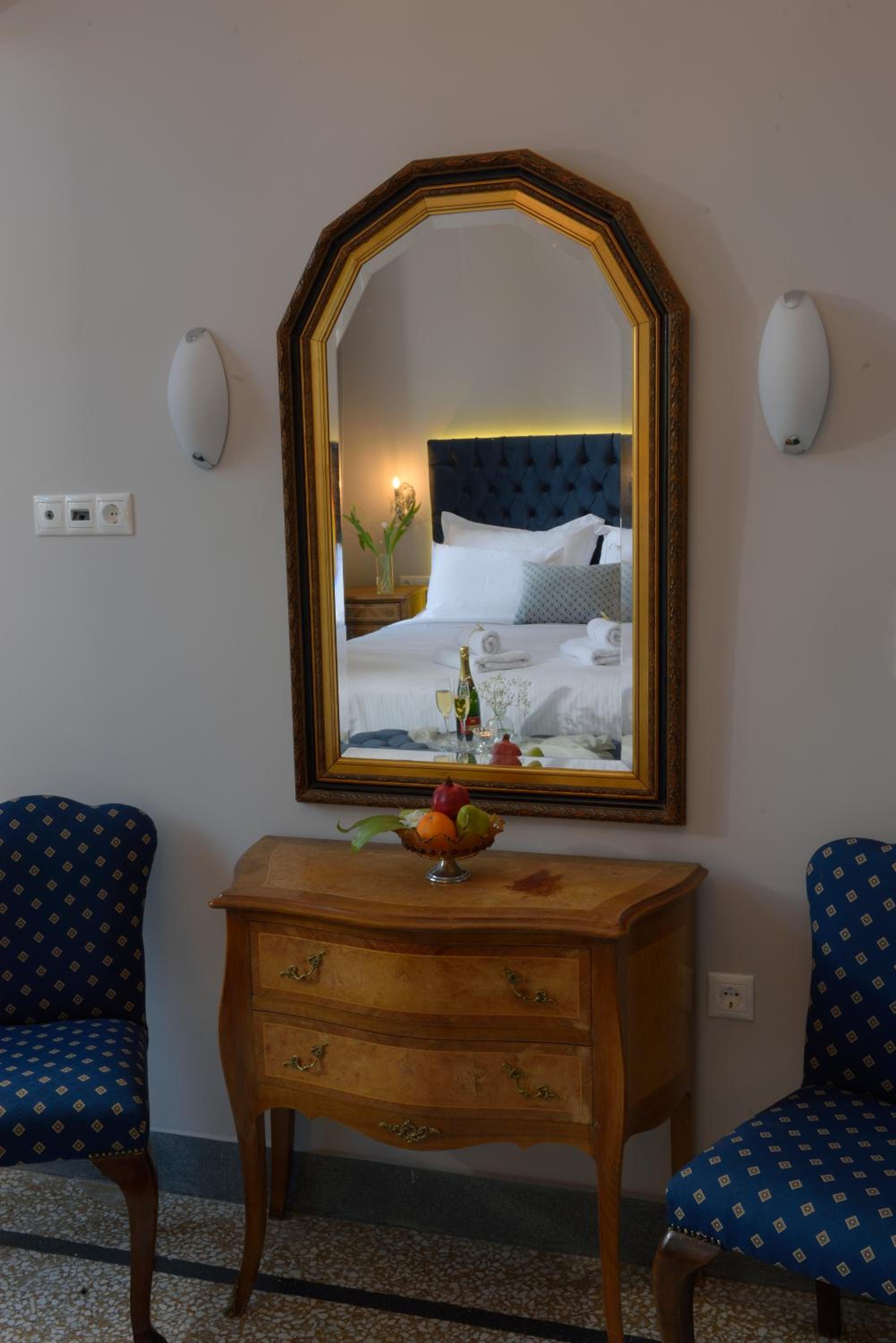 Athenian Vintage Apartments