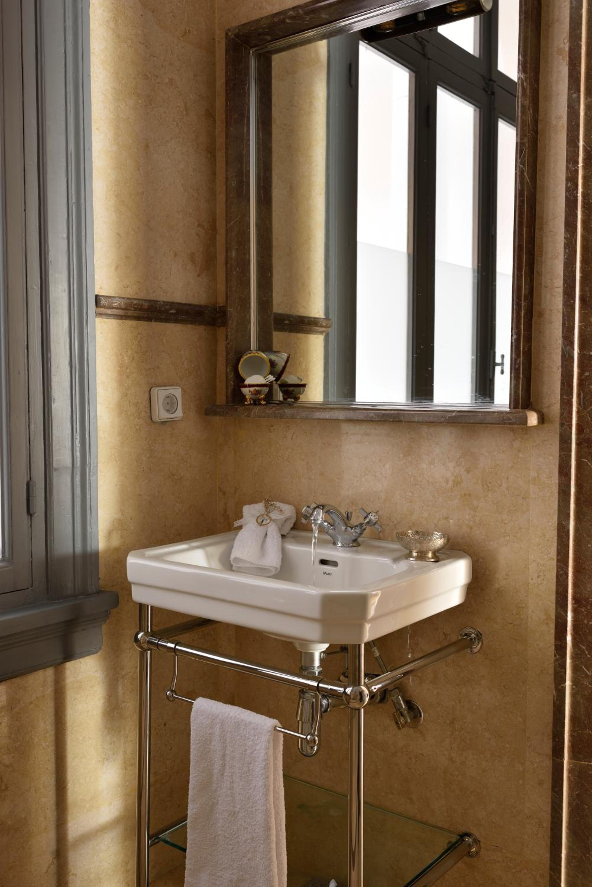 Athenian Vintage Apartments