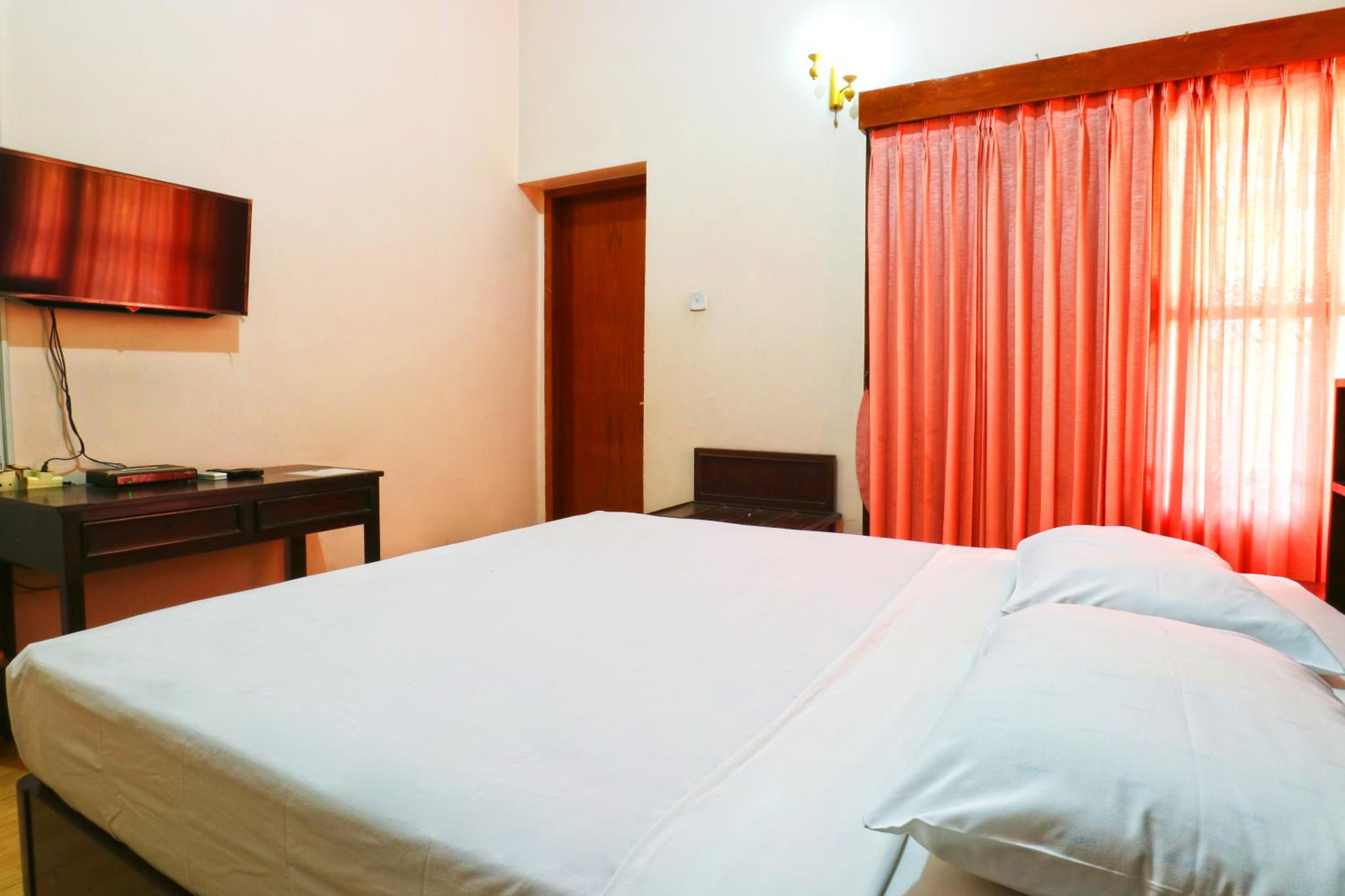 RedDoorz Plus near Brawijaya Museum, 말랑 - 21