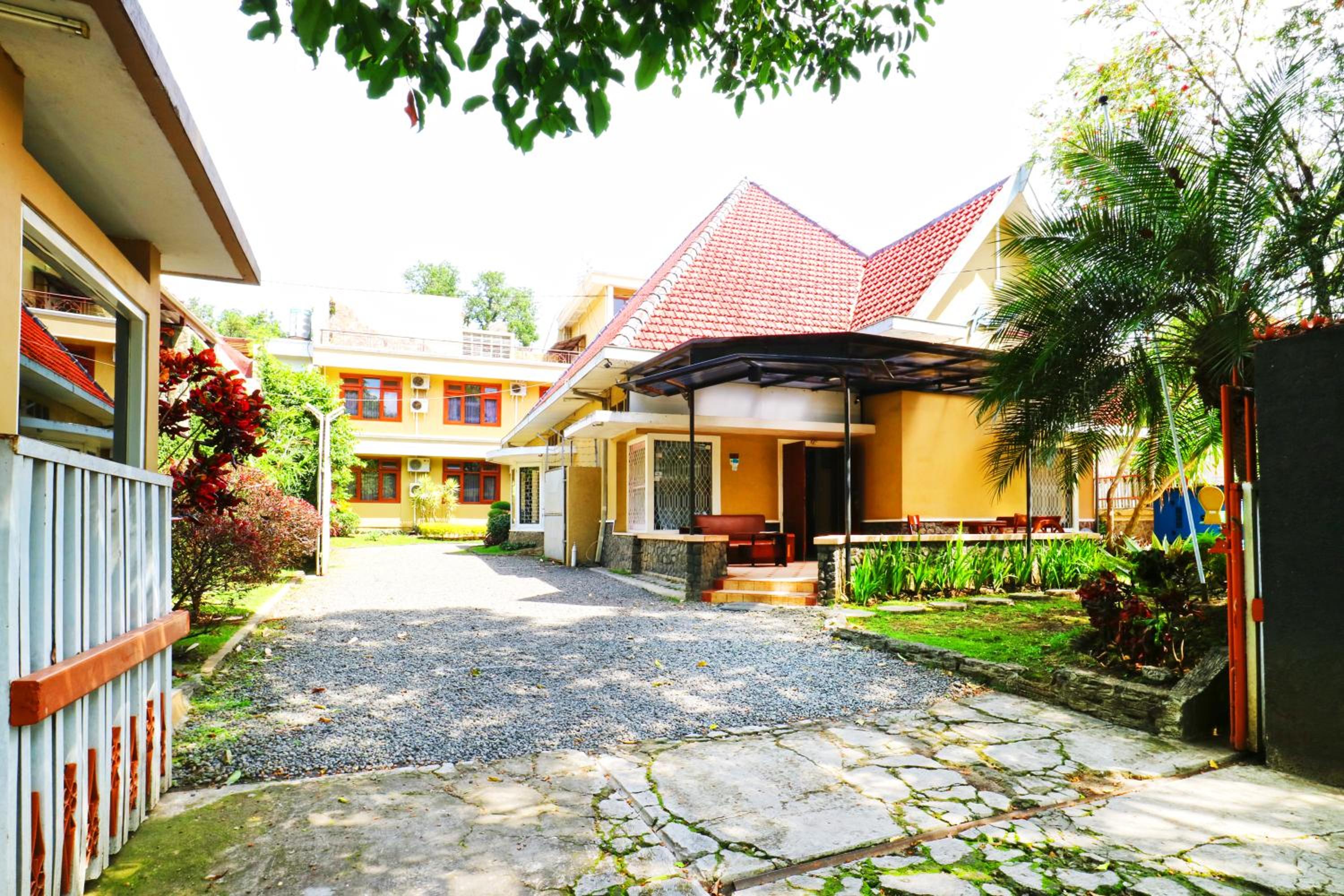 RedDoorz Plus near Brawijaya Museum, 말랑 - 13