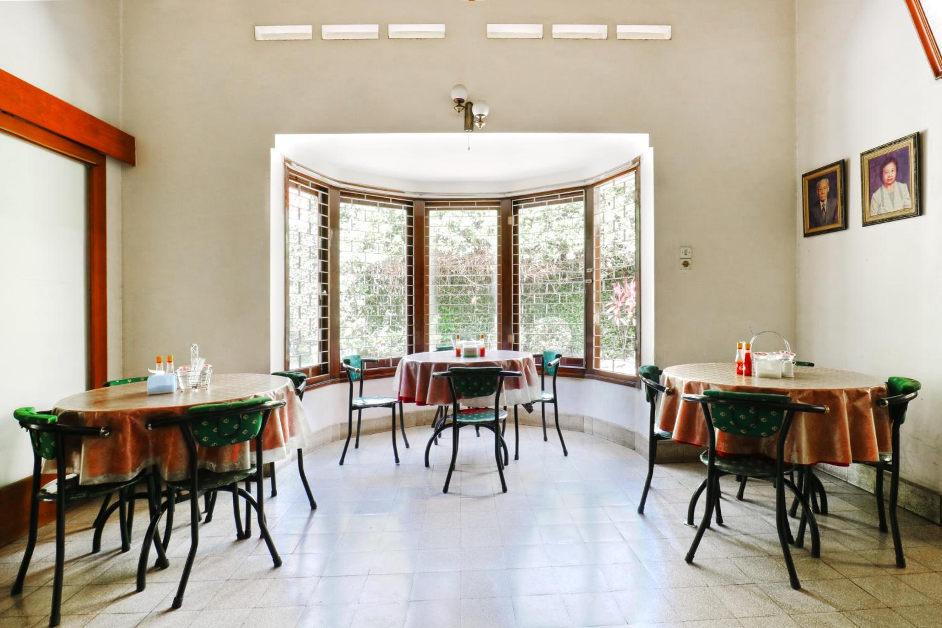 RedDoorz Plus near Brawijaya Museum