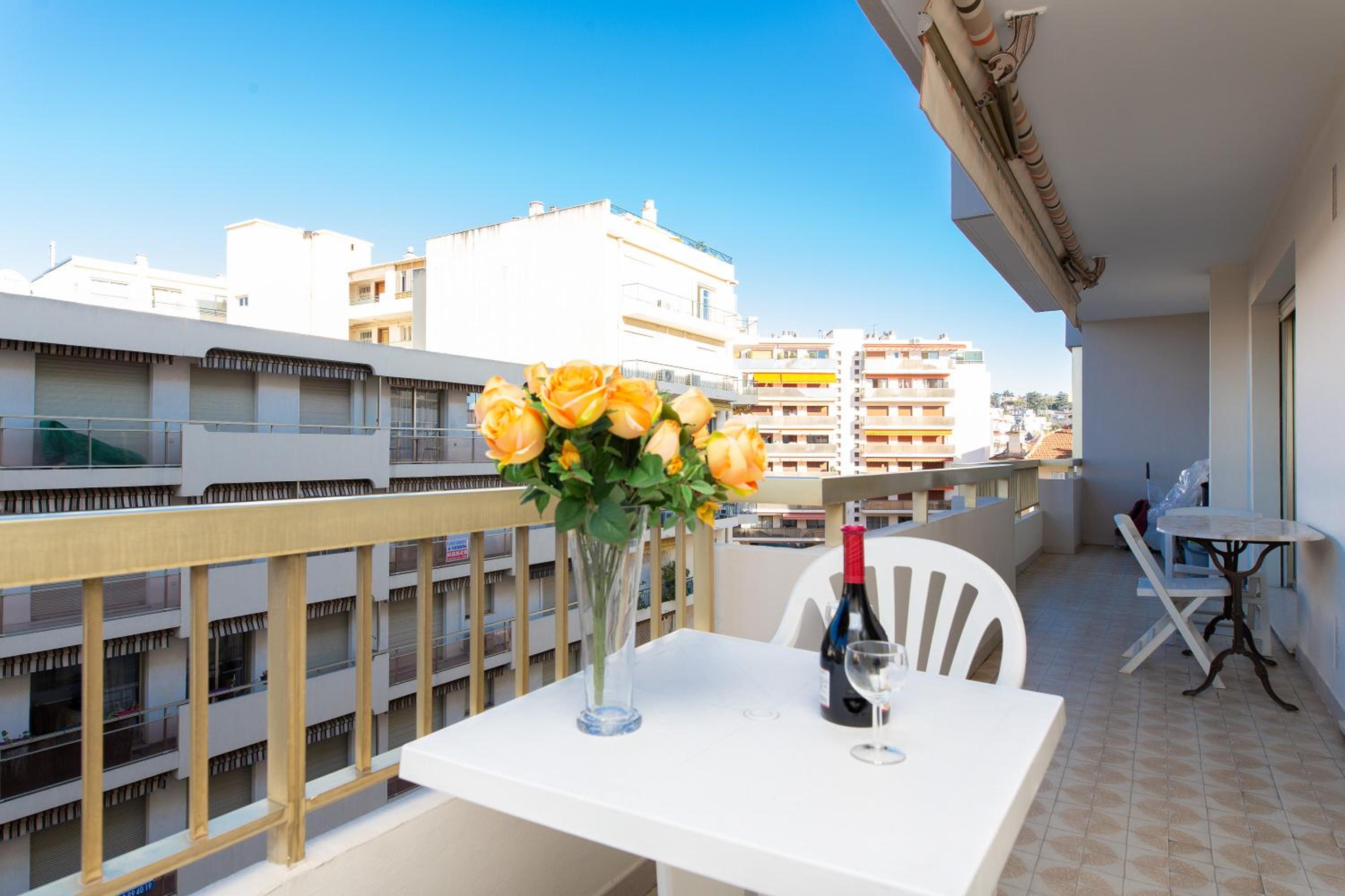 Palais Royal YourHostHelper photo 3